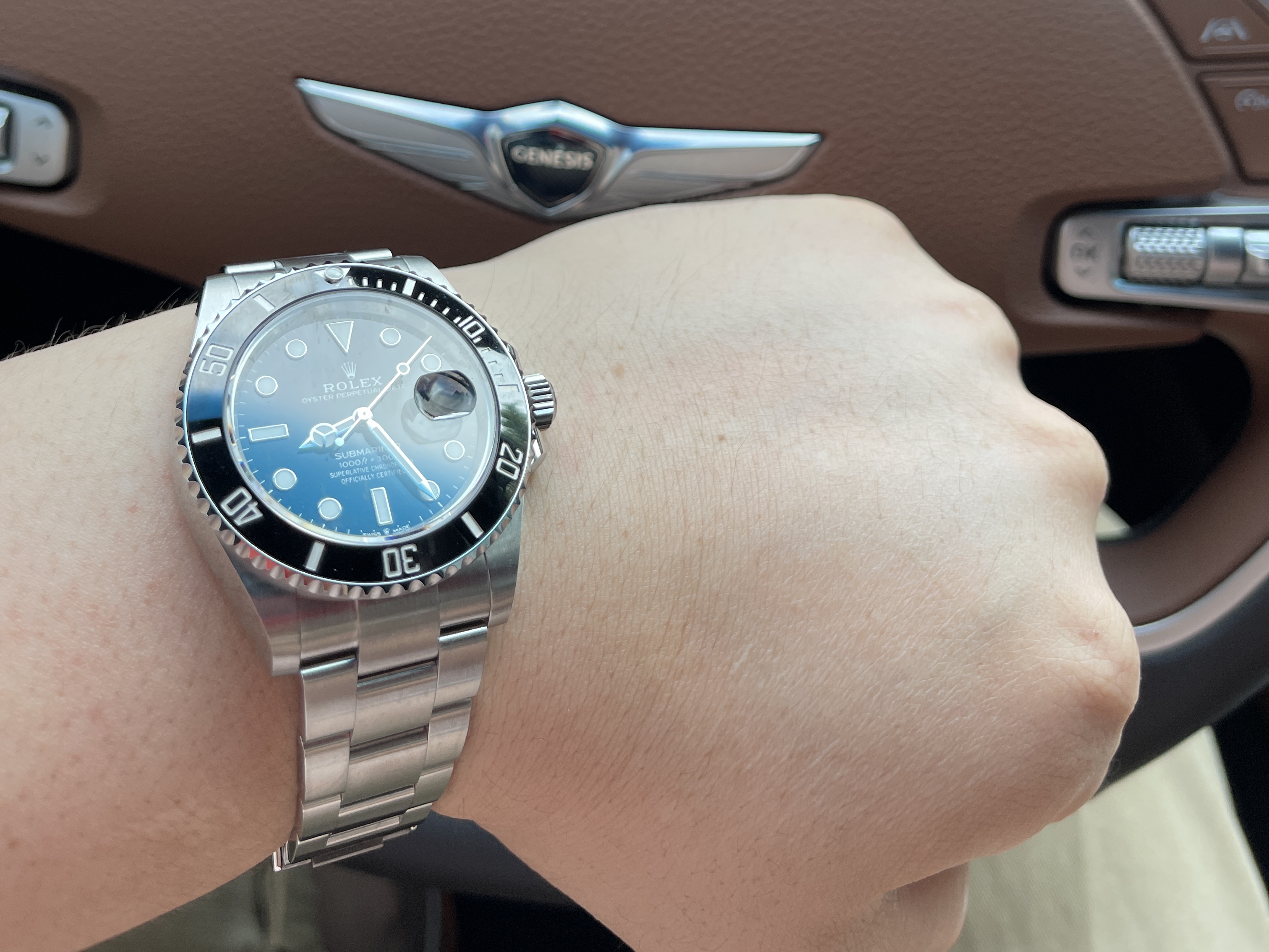 Rolex Submariner Date 41mm 126610LN Black Oyster, Jordan 1 Retro Shattered Backboard 착용 스타일 - 1