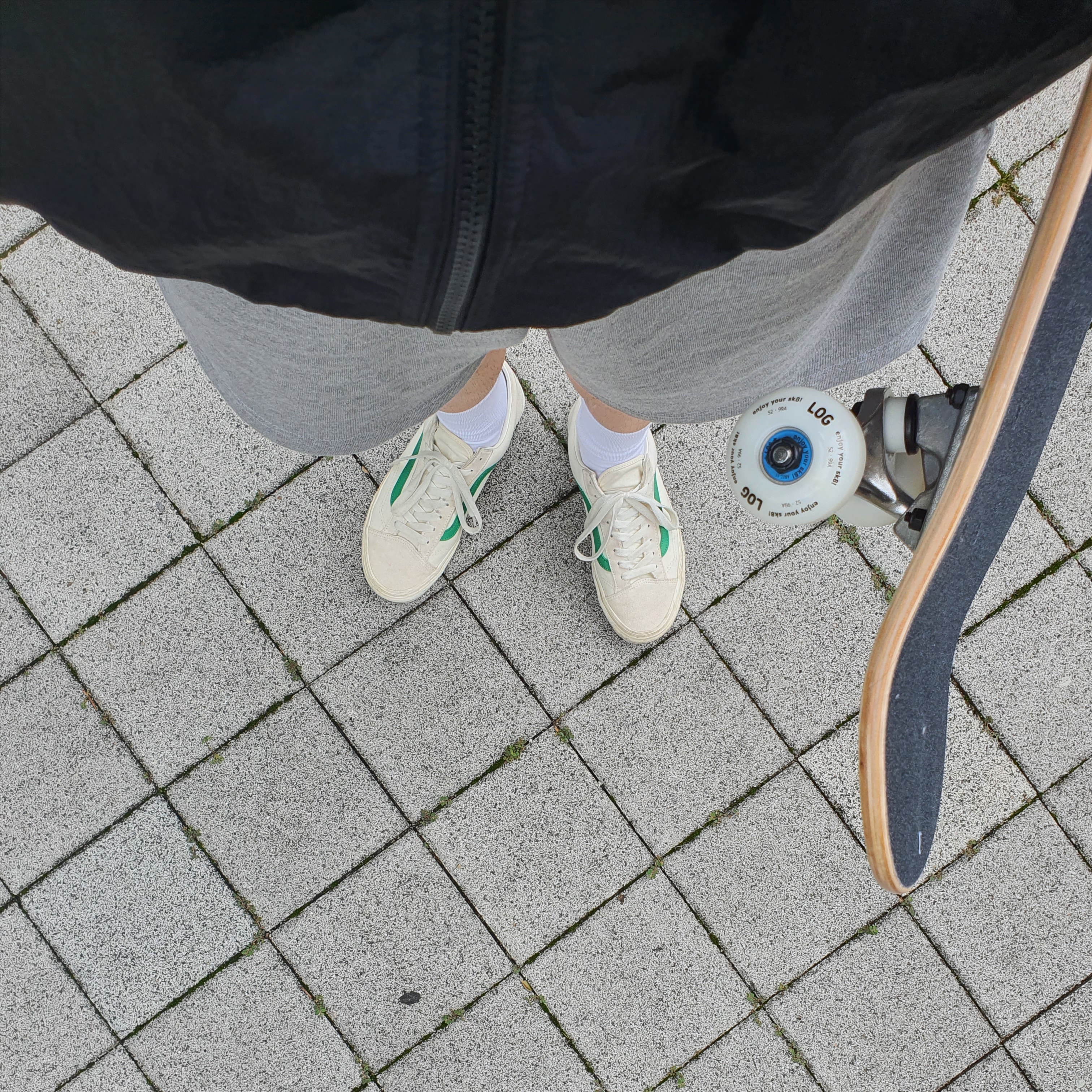 Nike M NRG Track Jacket Black, Vans Style 36 Marshmallow Jolly Green 착용 스타일