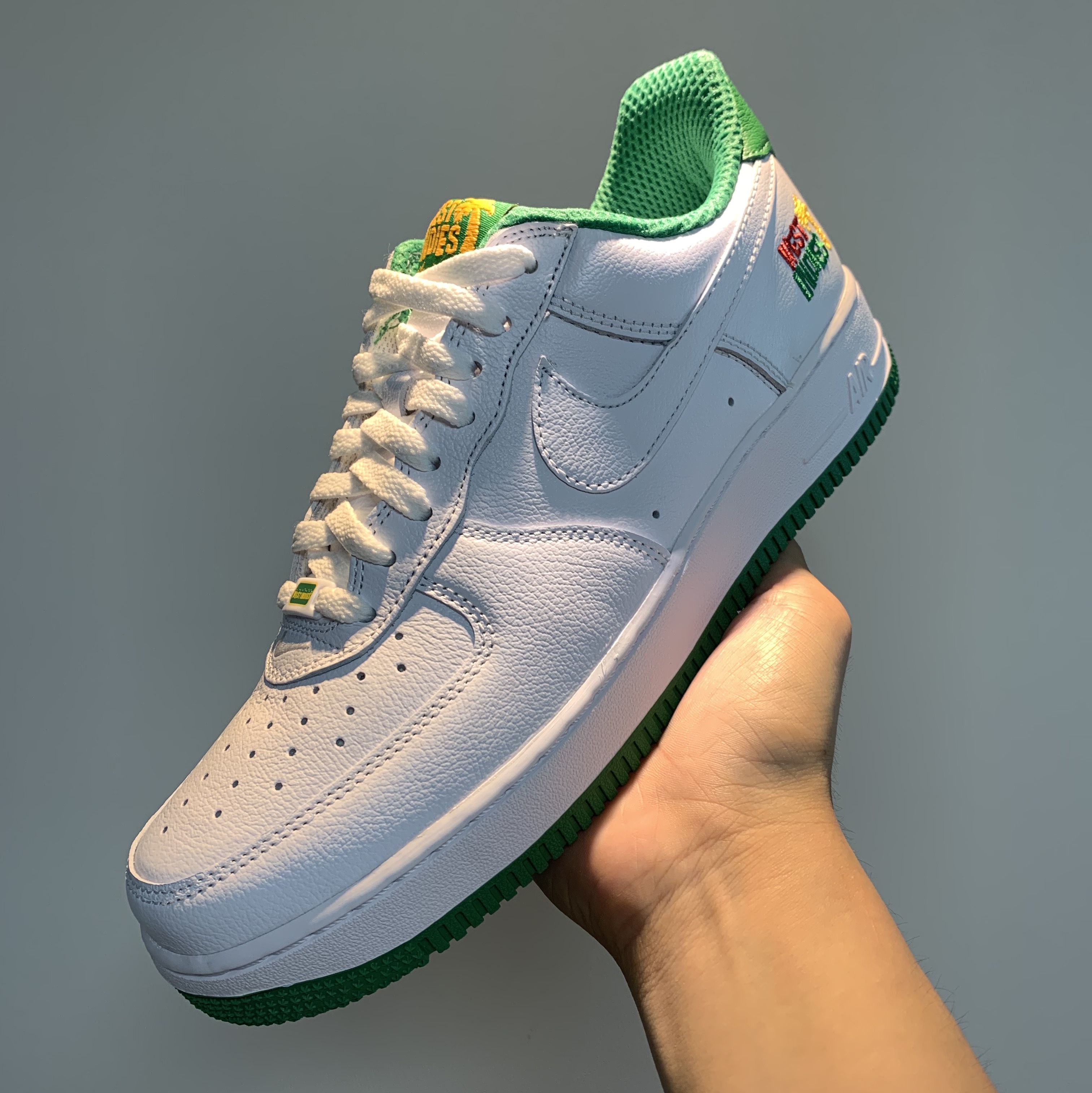 Nike Air Force 1 Low Retro QS West Indies Classic Green 착용 스타일