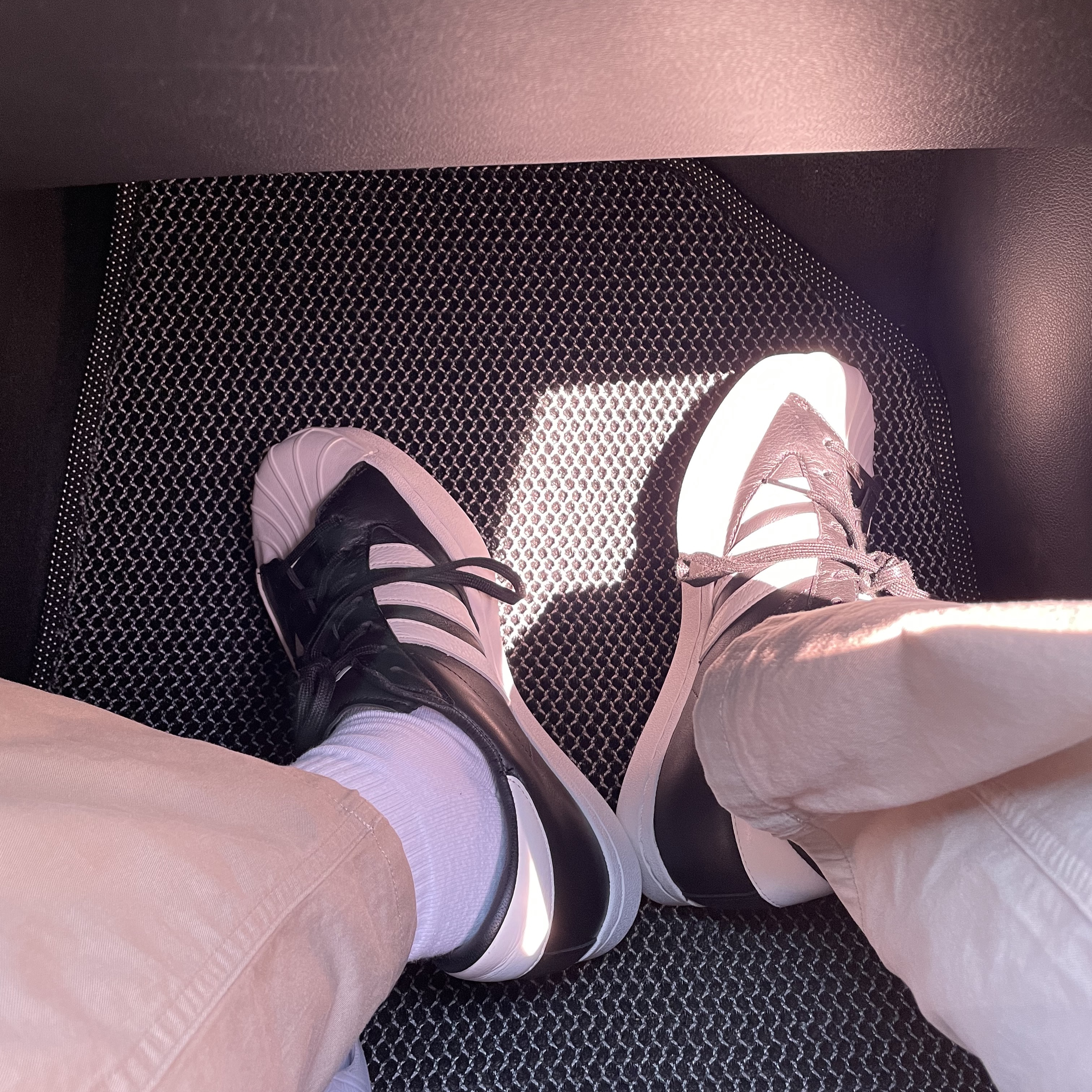 Y-3 Yohji Star Black White 착용 스타일