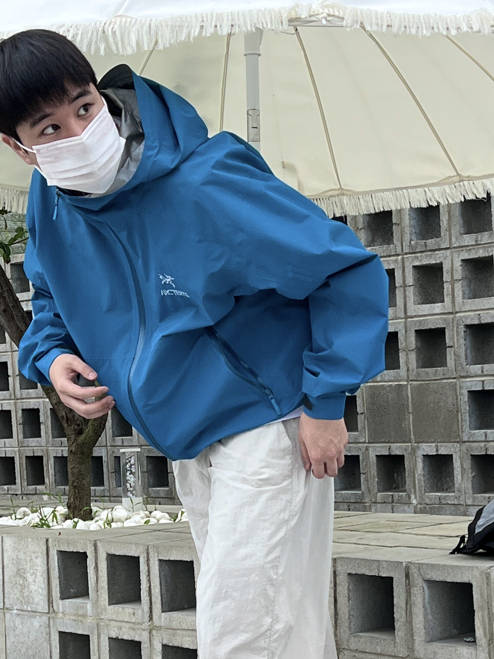 Arc'teryx Zeta SL Jacket Frenetic, Merrell Hydro Moc Chalk 착용 스타일 - 2