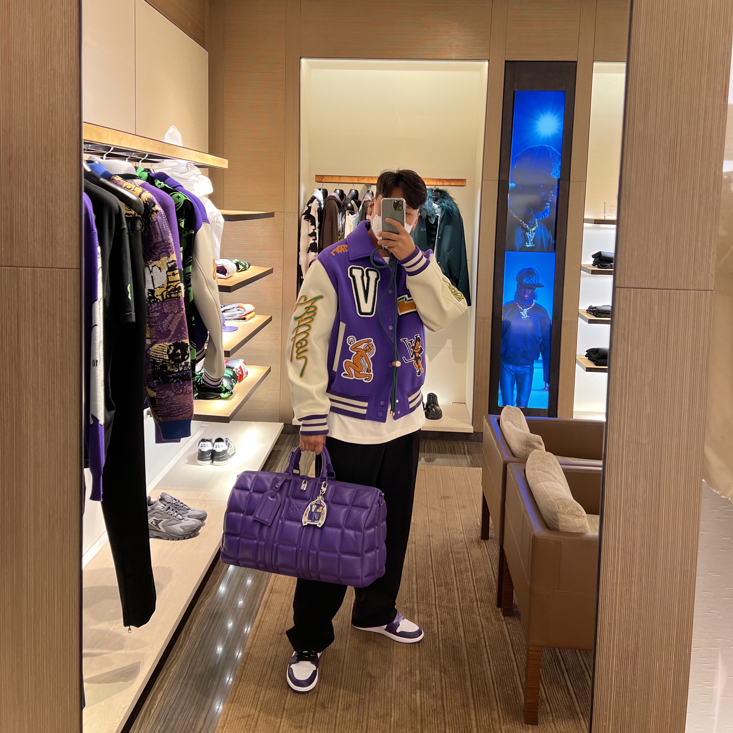 Louis Vuitton Multi Patch Mixed Leather Varsity Blouson Fig, Jordan 1 Retro High OG Court Purple 2020 착용 스타일