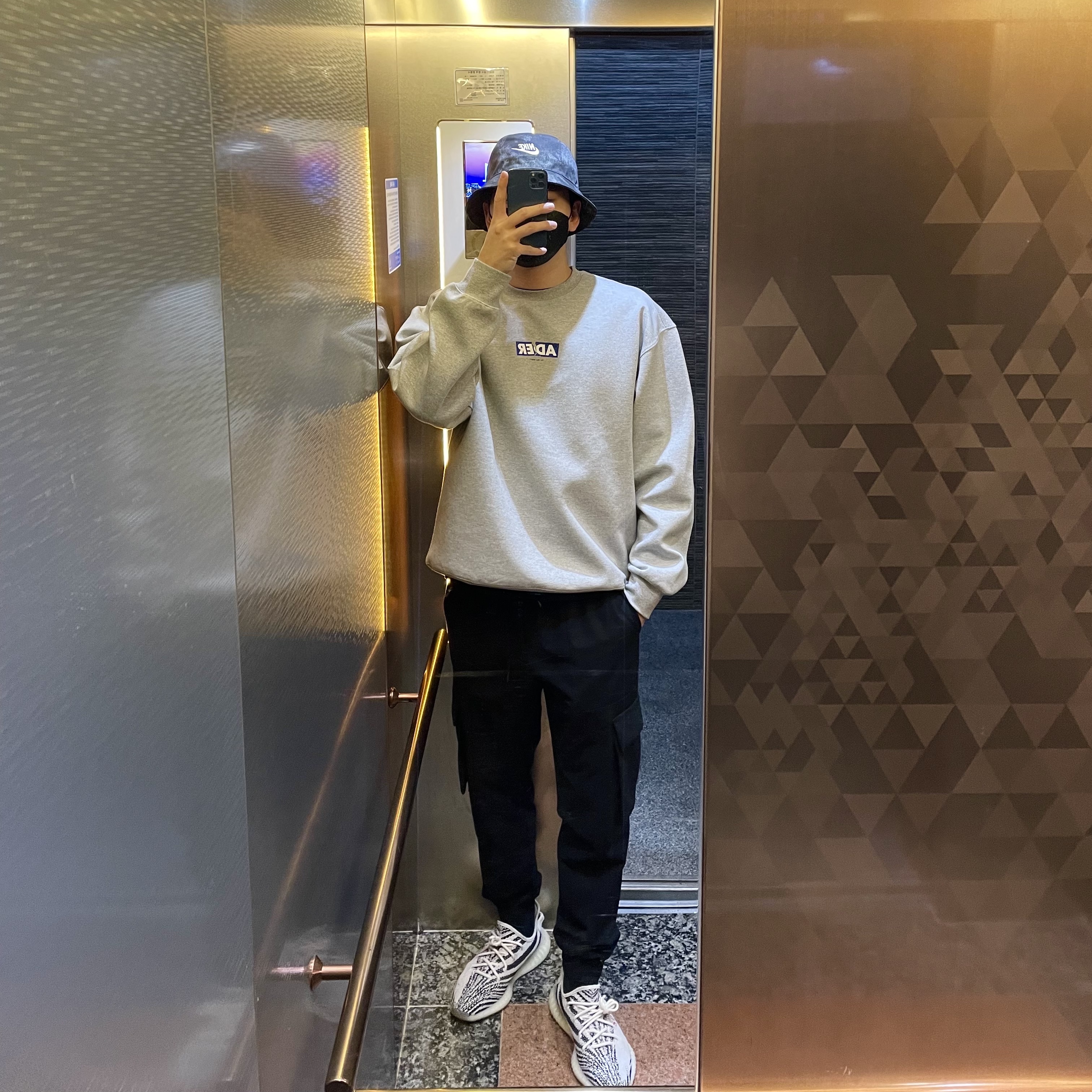 Adidas Yeezy Boost 350 V2 Zebra 2017/2019/2020 착용 스타일