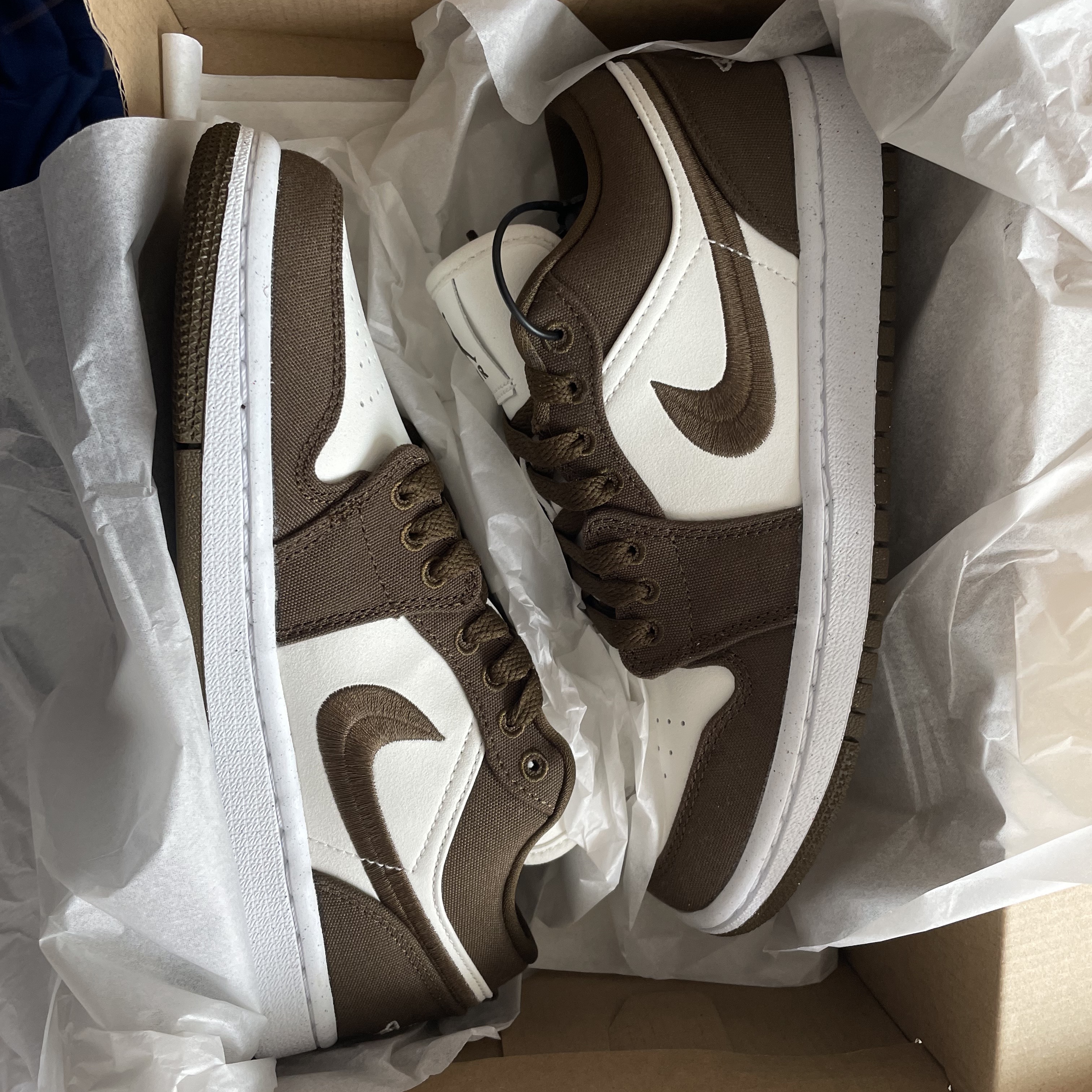 (W) Jordan 1 Low SE Light Olive 착용 스타일