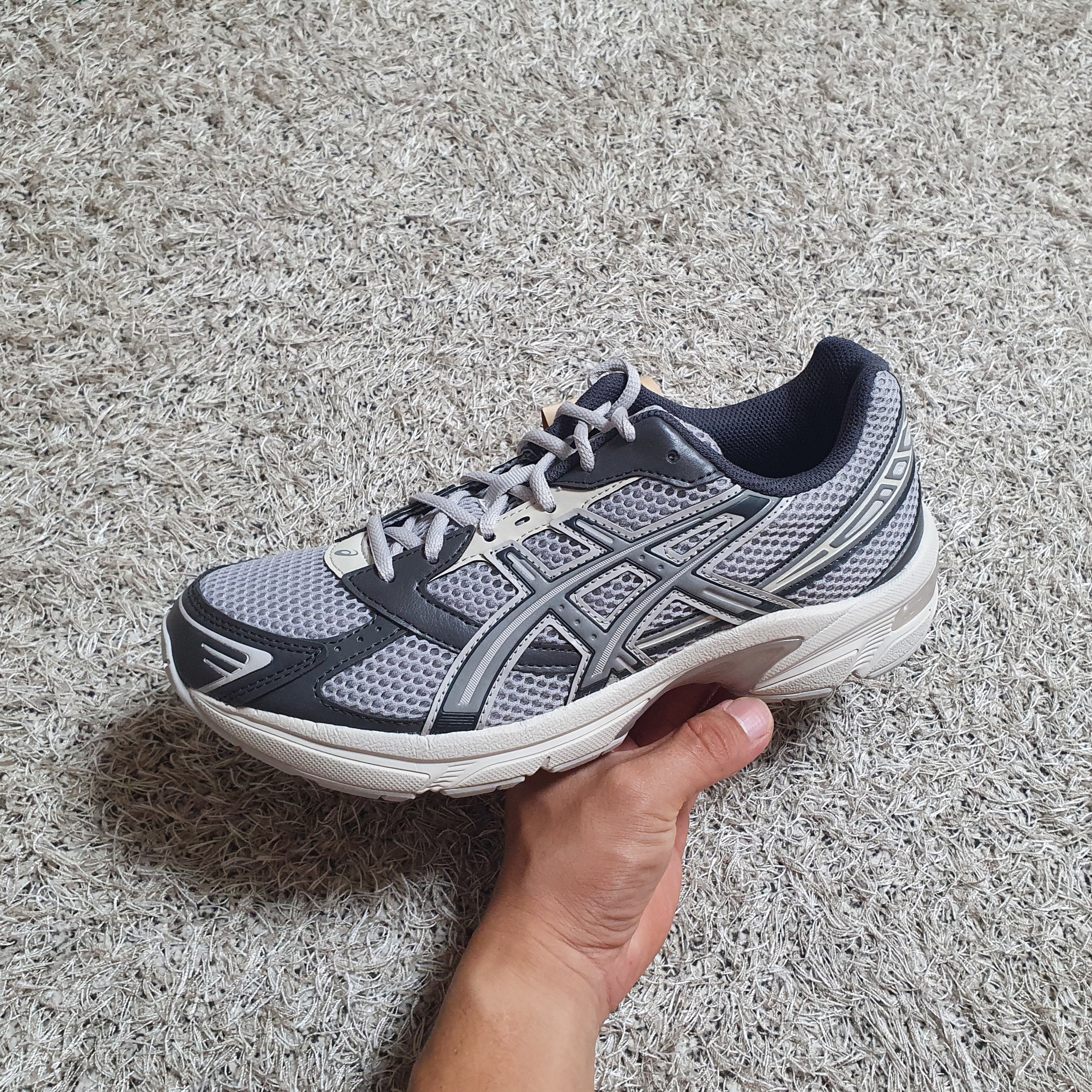 Asics Gel-1130 Oyster Grey Clay Grey 착용 스타일