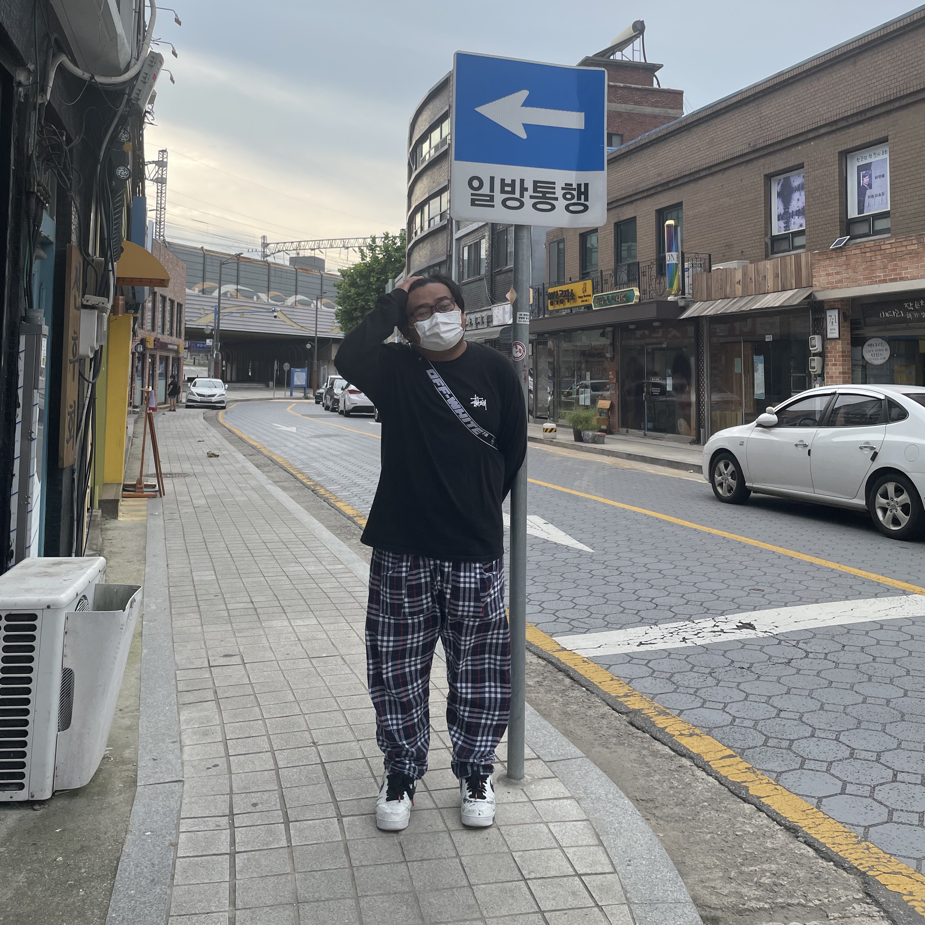 Stussy Basic Stussy LS T-Shirt Black 2022, Off-White x Amore Pacific Protection Box (Without Cosmetics) 착용 스타일