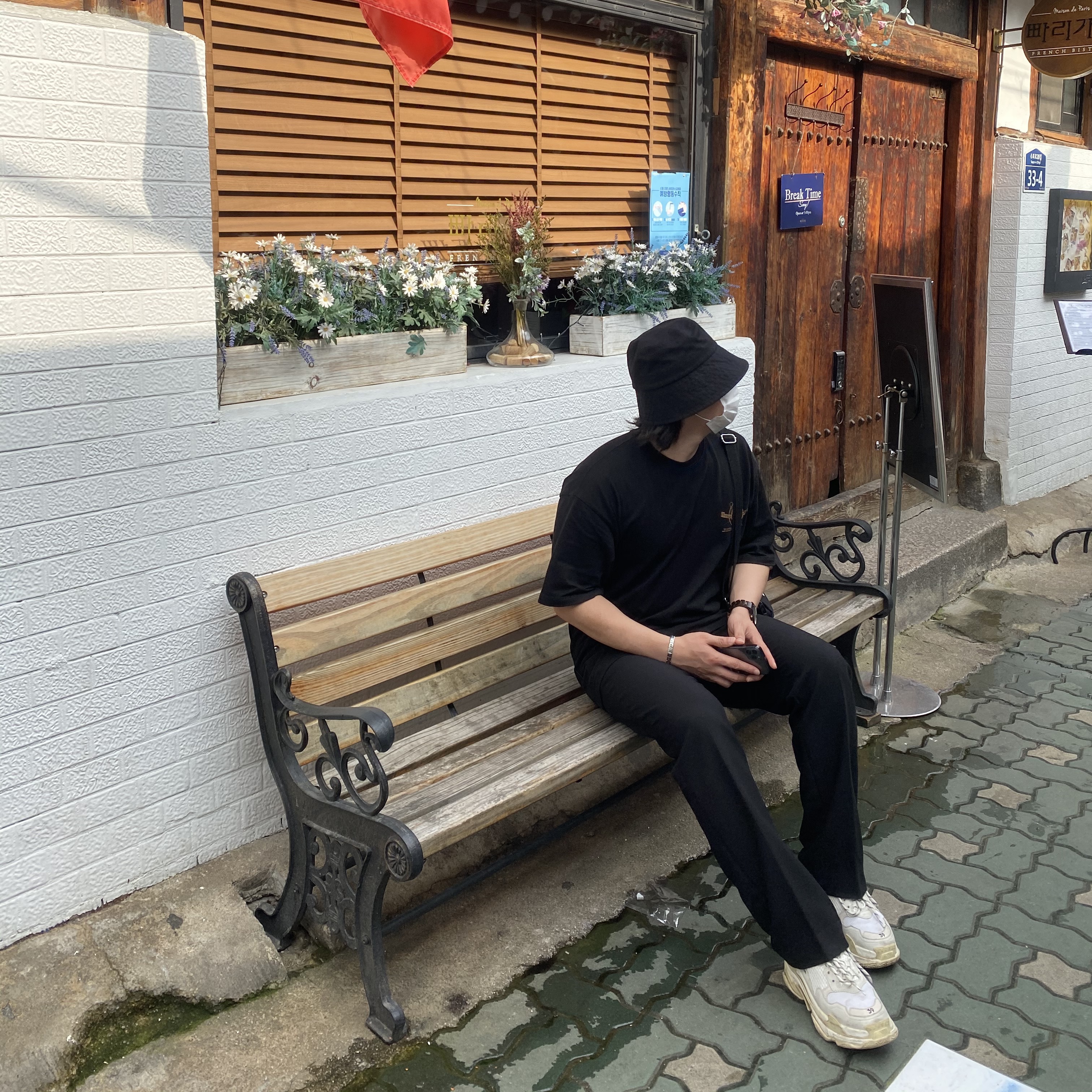 (W) Balenciaga Triple S Sneakers Double Foam and Mesh White 착용 스타일