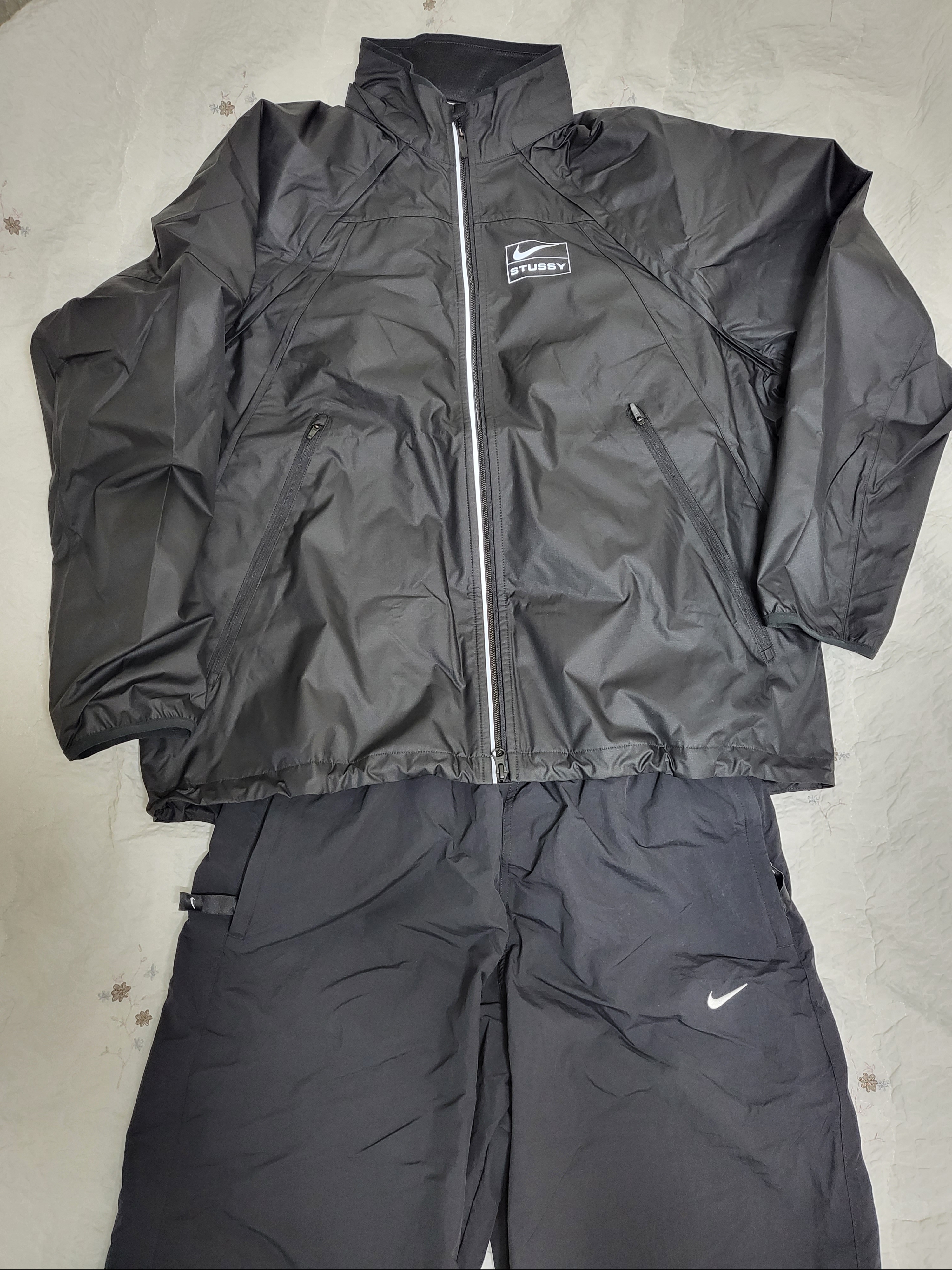 Nike x Stussy NRG FL Storm-Fit Jacket Black (DO5304-010), Nike ACG Cargo Shorts Black - Asia 착용 스타일 - 3