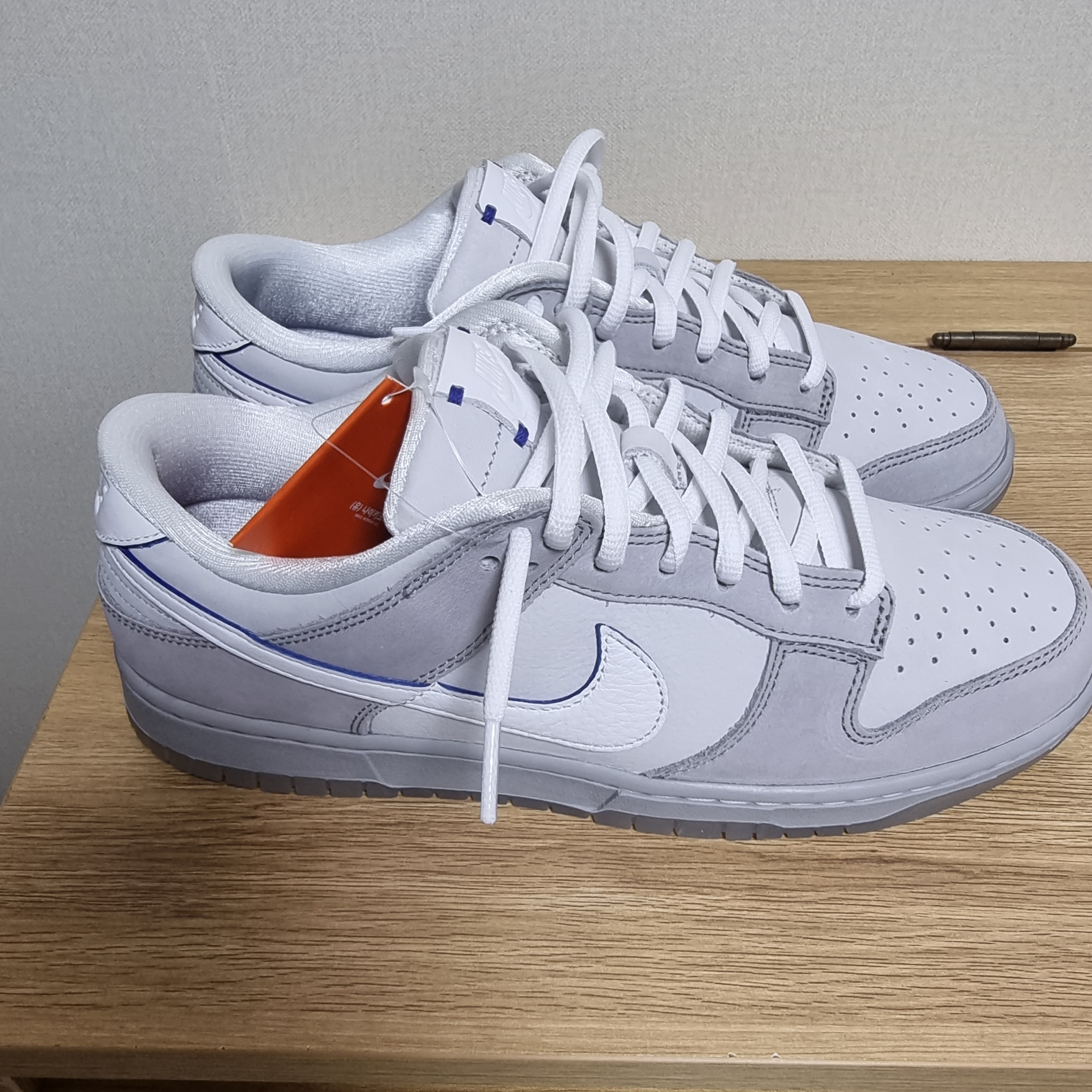 Nike Dunk Low Wolf Grey and Pure Platinum 착용 스타일 - 1