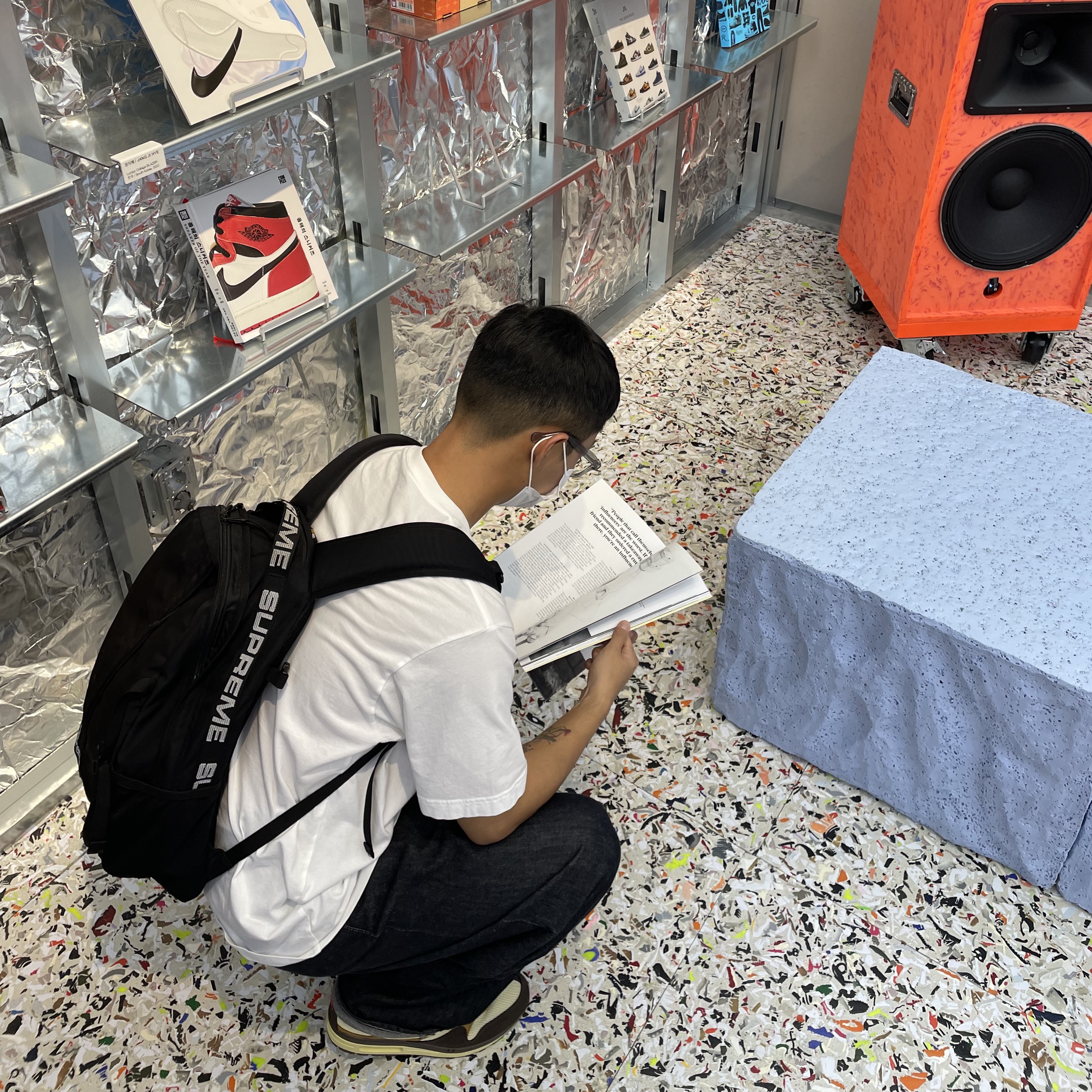 Supreme Backpack Black - 18SS, Nike x Travis Scott Air Max 1 Cact.us Brown 착용 스타일