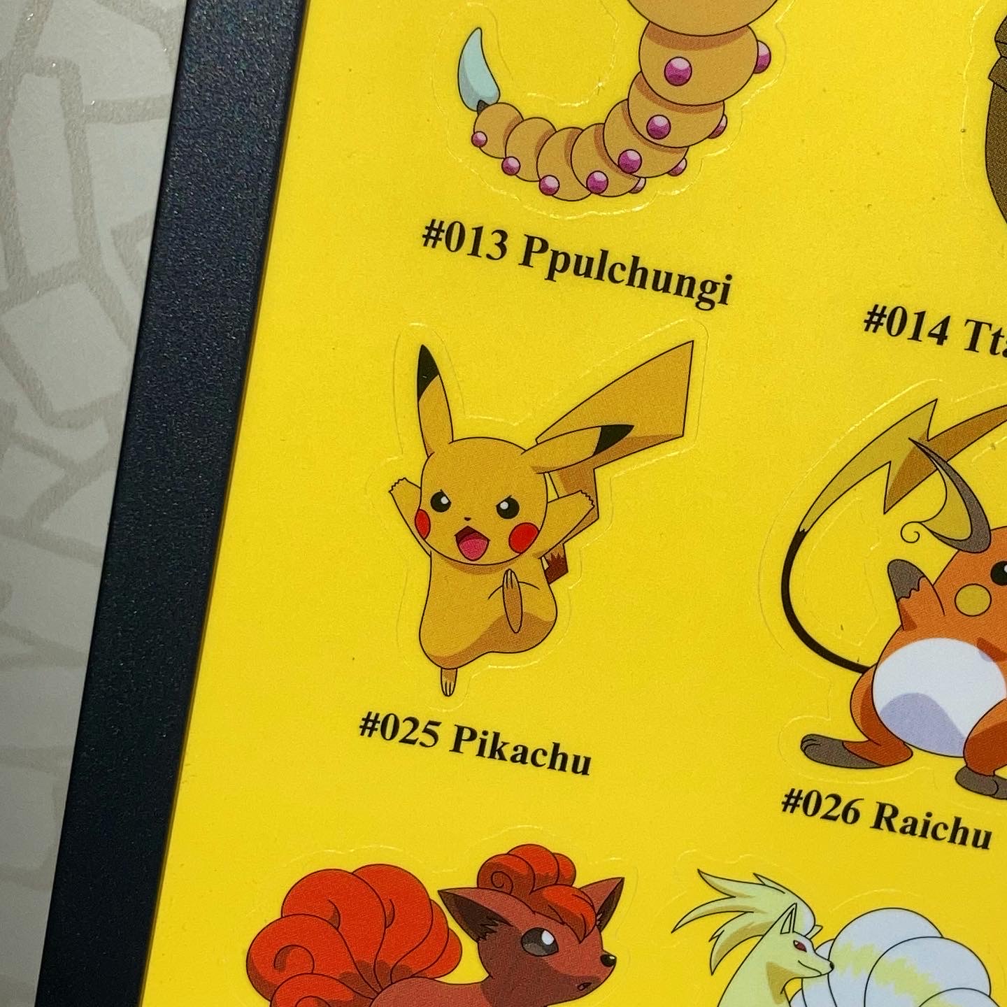 Pokemon x Thisisneverthat Sticker Poster Yellow 착용 스타일 - 2