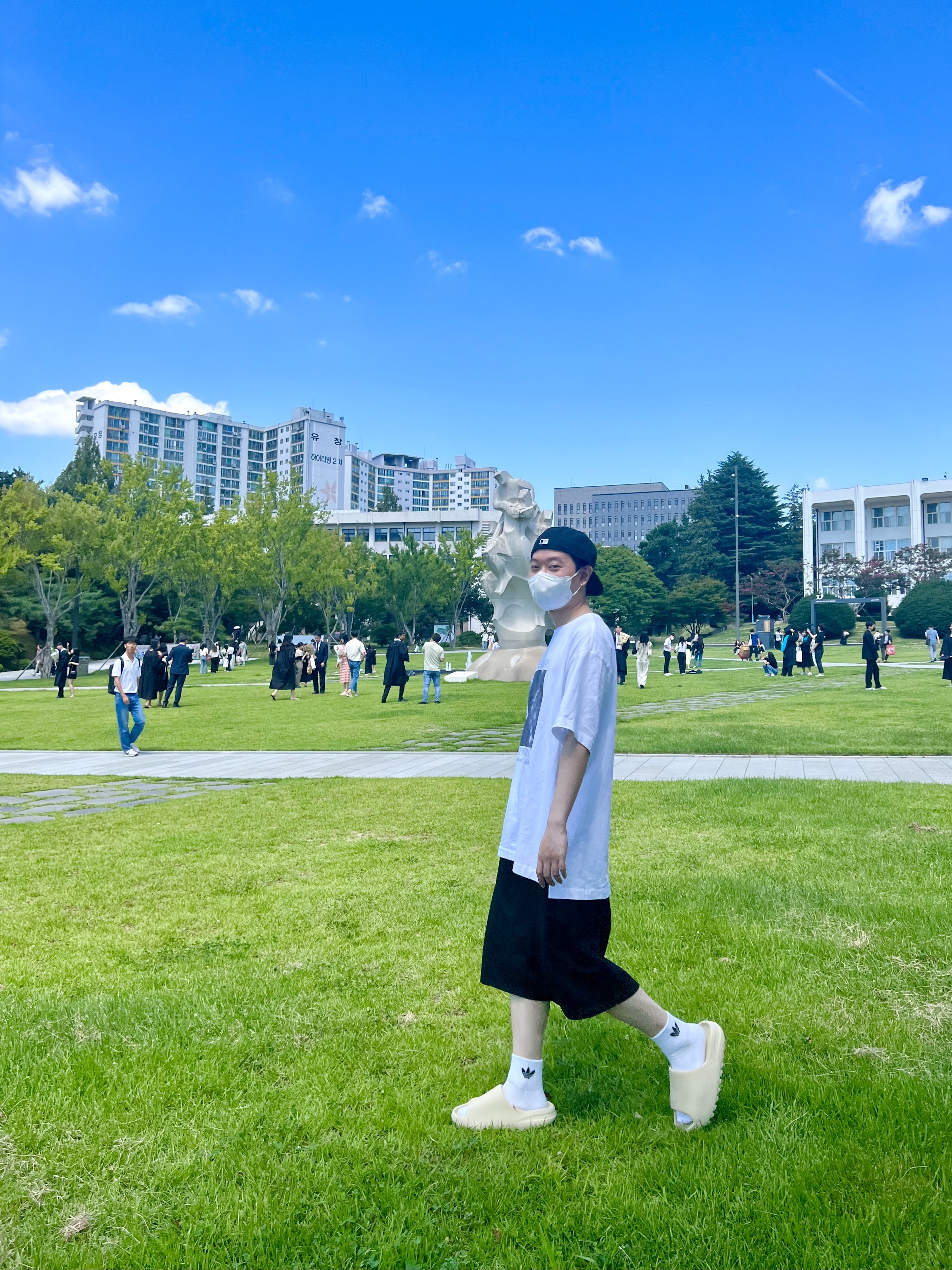 Adidas Yeezy Slide Bone 2022/2023 착용 스타일