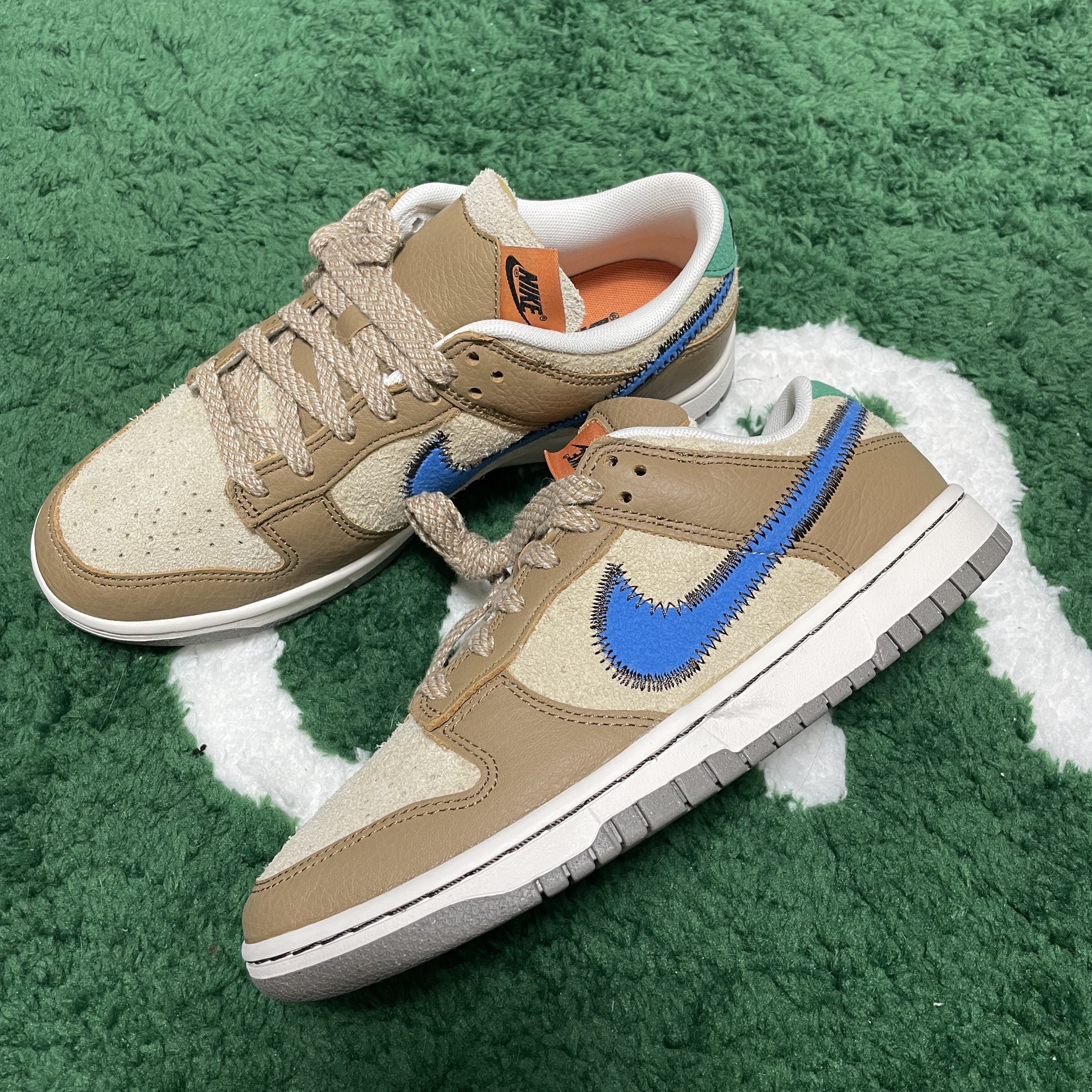Nike x Size? Dunk Low Dark Driftwood Photo Blue 착용 스타일