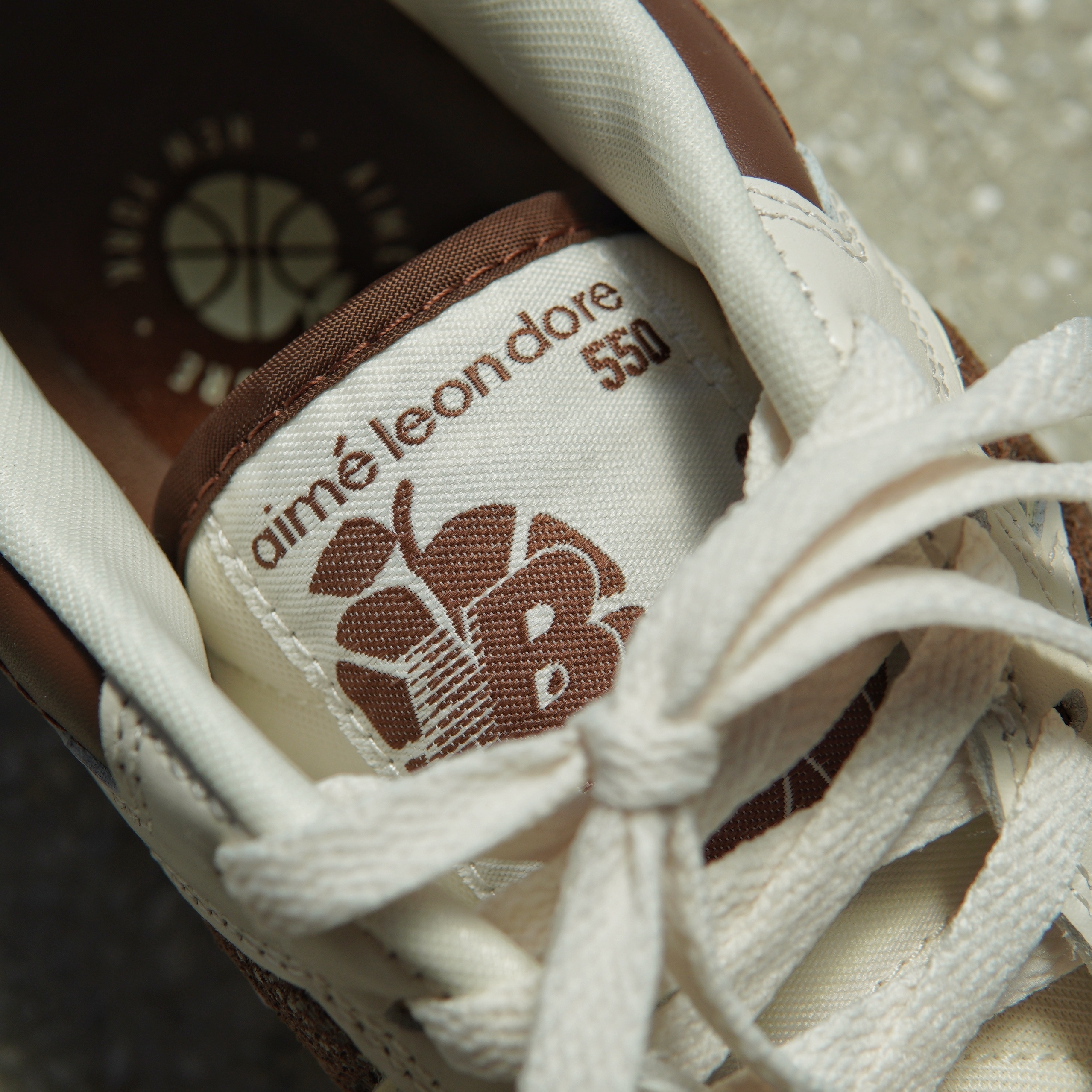 New Balance x Aime Leon Dore 550 Brown 착용 스타일 - 4