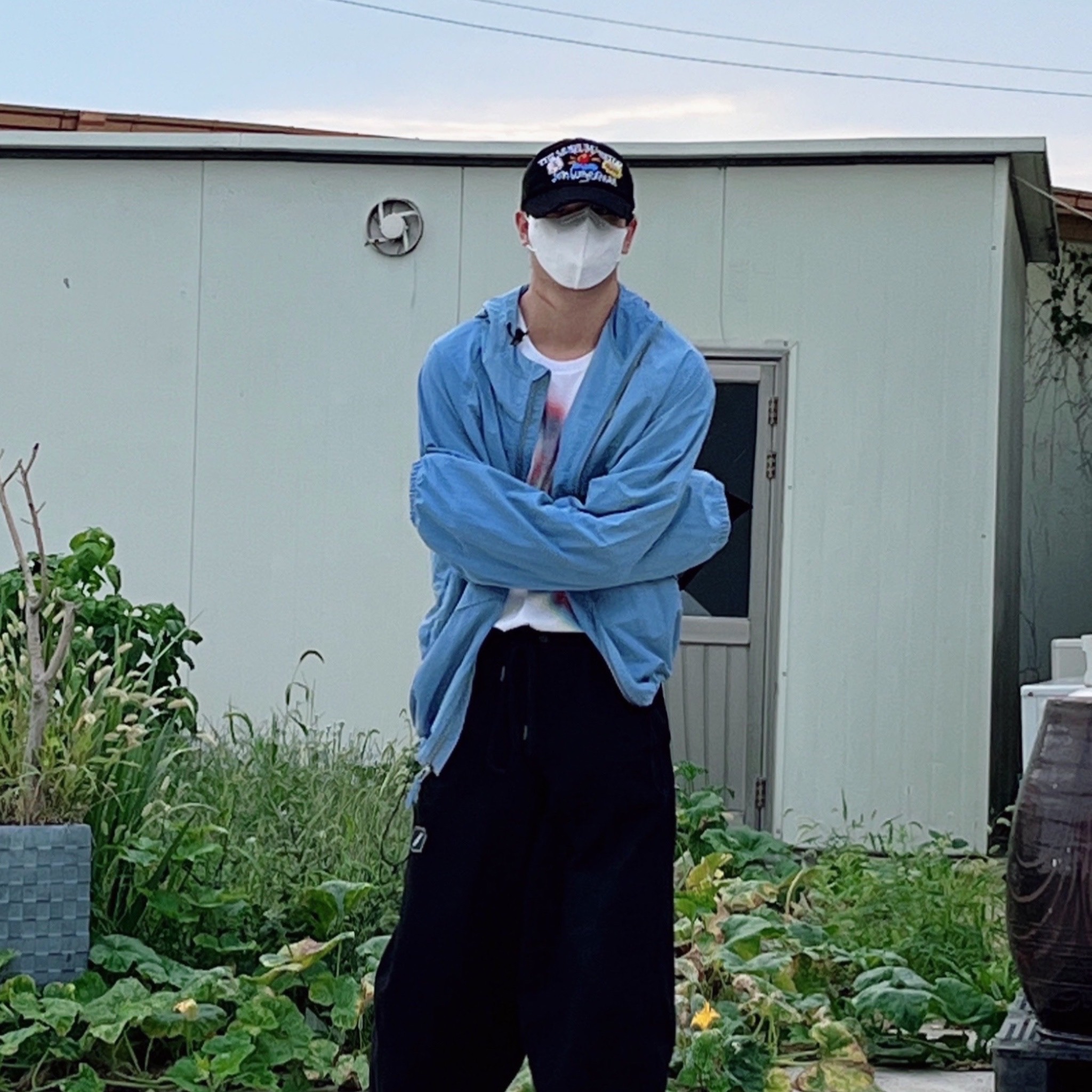 Stussy Wave Dye Beach Shell Jacket Laguna Blue 착용 스타일 - 4