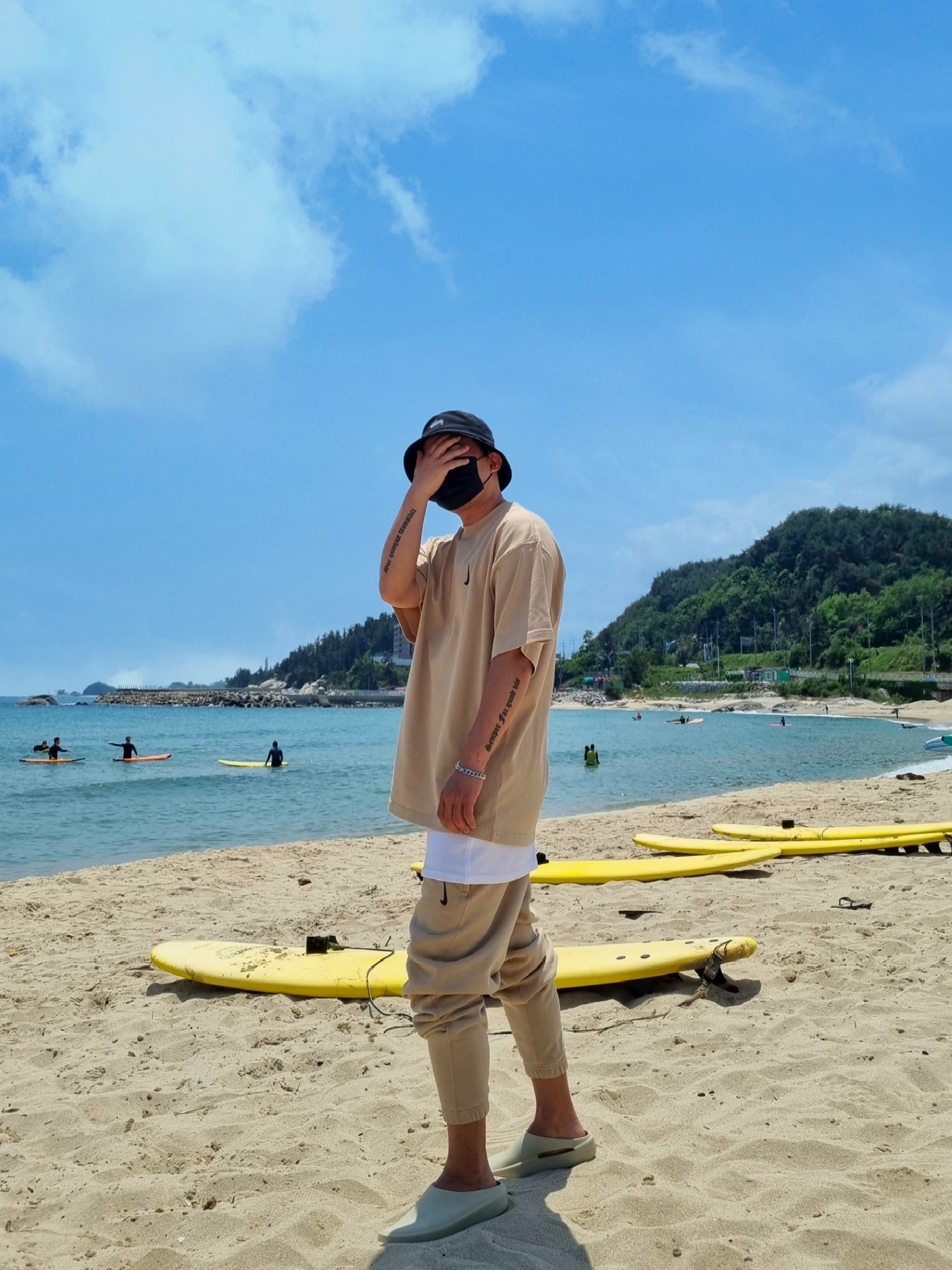 Nike x Billie Eilish NRG Fleece Pants Mushroom - Asia, Nike x Billie Eilish NRG Fleece Pants Mushroom - US/EU 착용 스타일