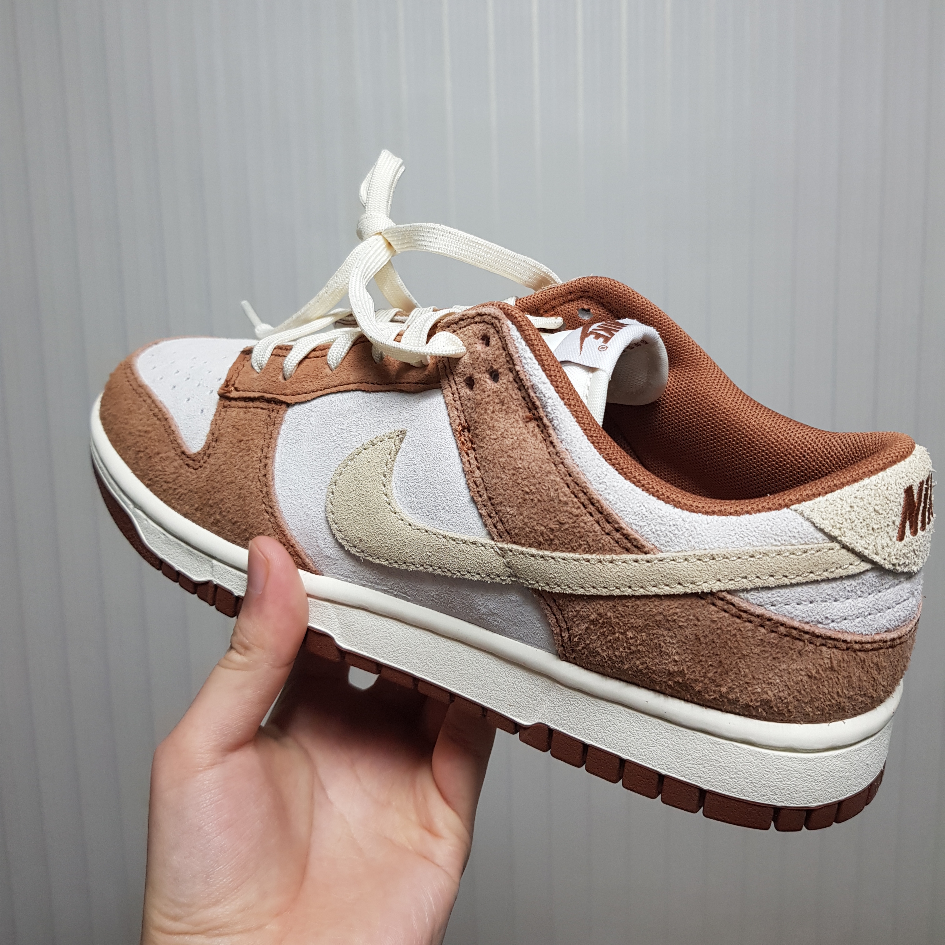 Nike Dunk Low Pro Premium Medium Curry 착용 스타일