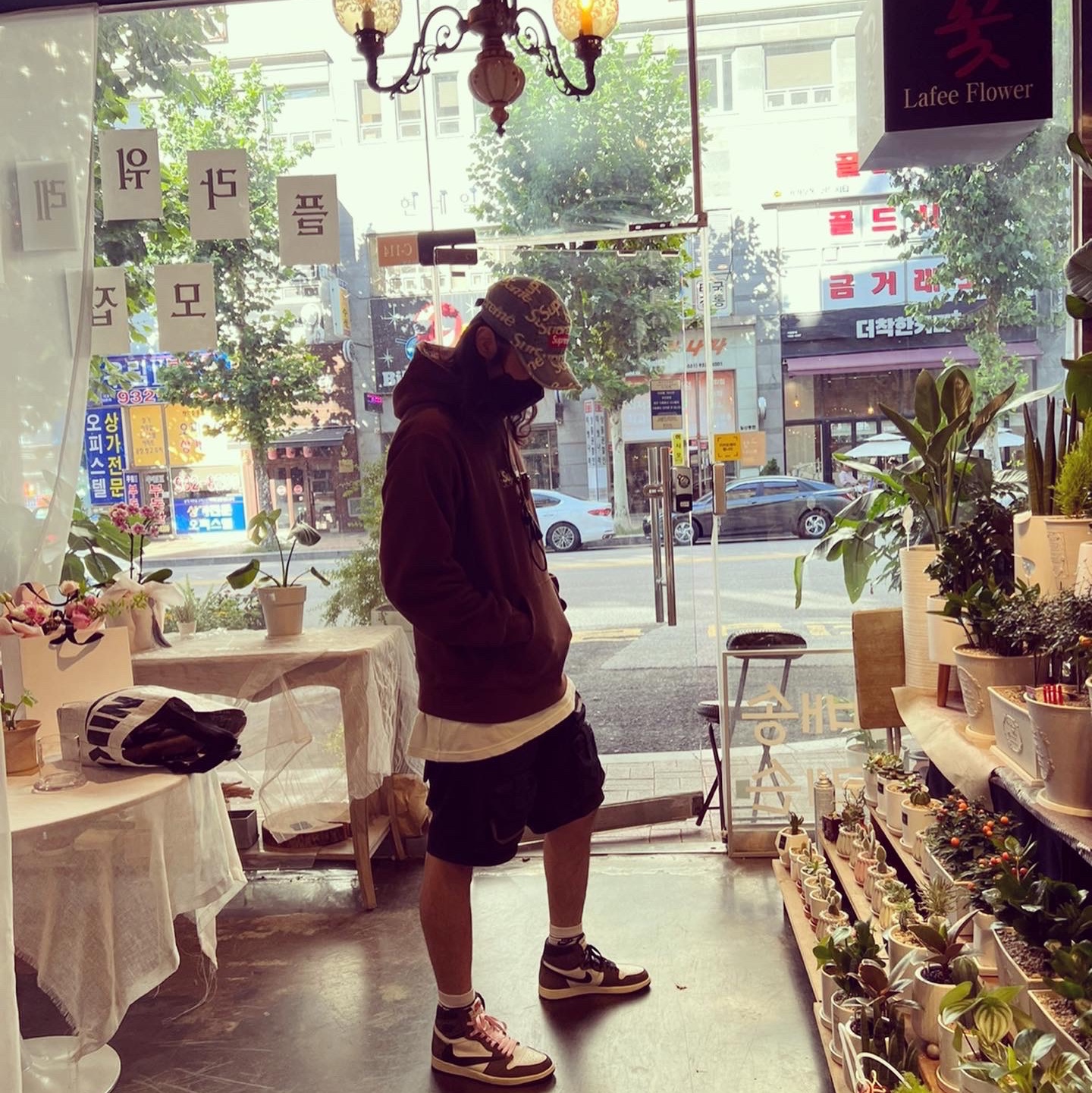 Supreme Frayed Logos Denim Camp Cap Blue - 21SS, Supreme Bandana Box Logo Hooded Sweatshirt Brown - 19FW 착용 스타일 - 2