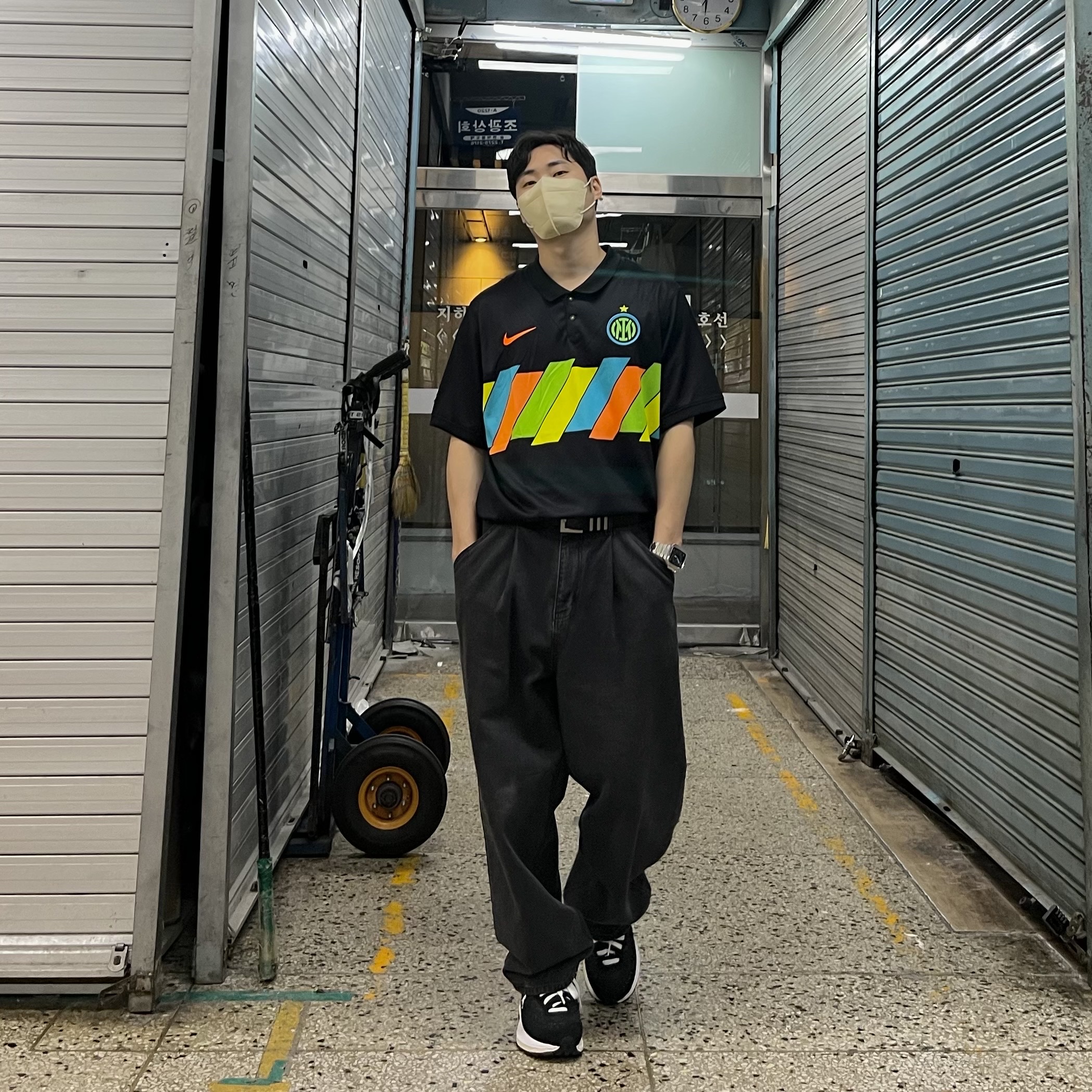 Nike x Sacai x Jean Paul Gaultier VaporWaffle Black White 착용 스타일