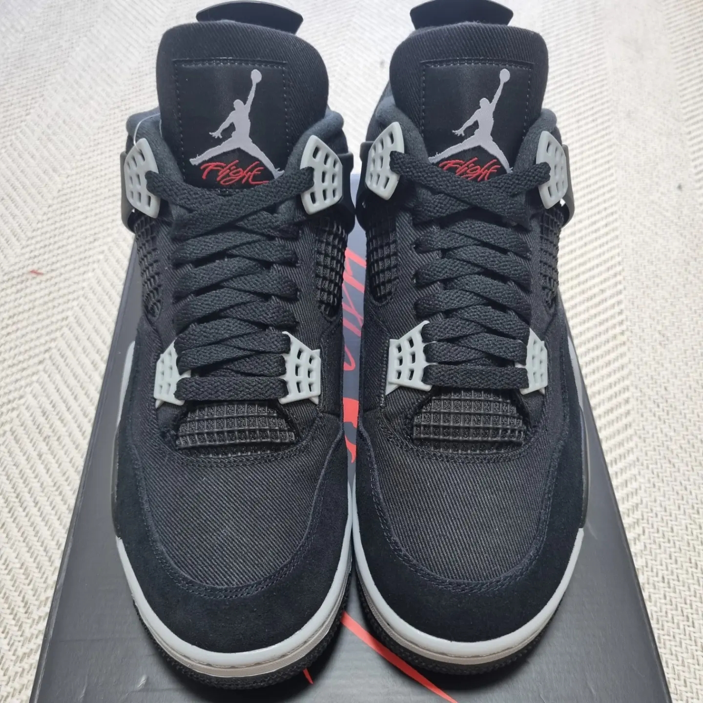 Jordan 4 Retro SE Black and Light Steel 착용 스타일 - 2