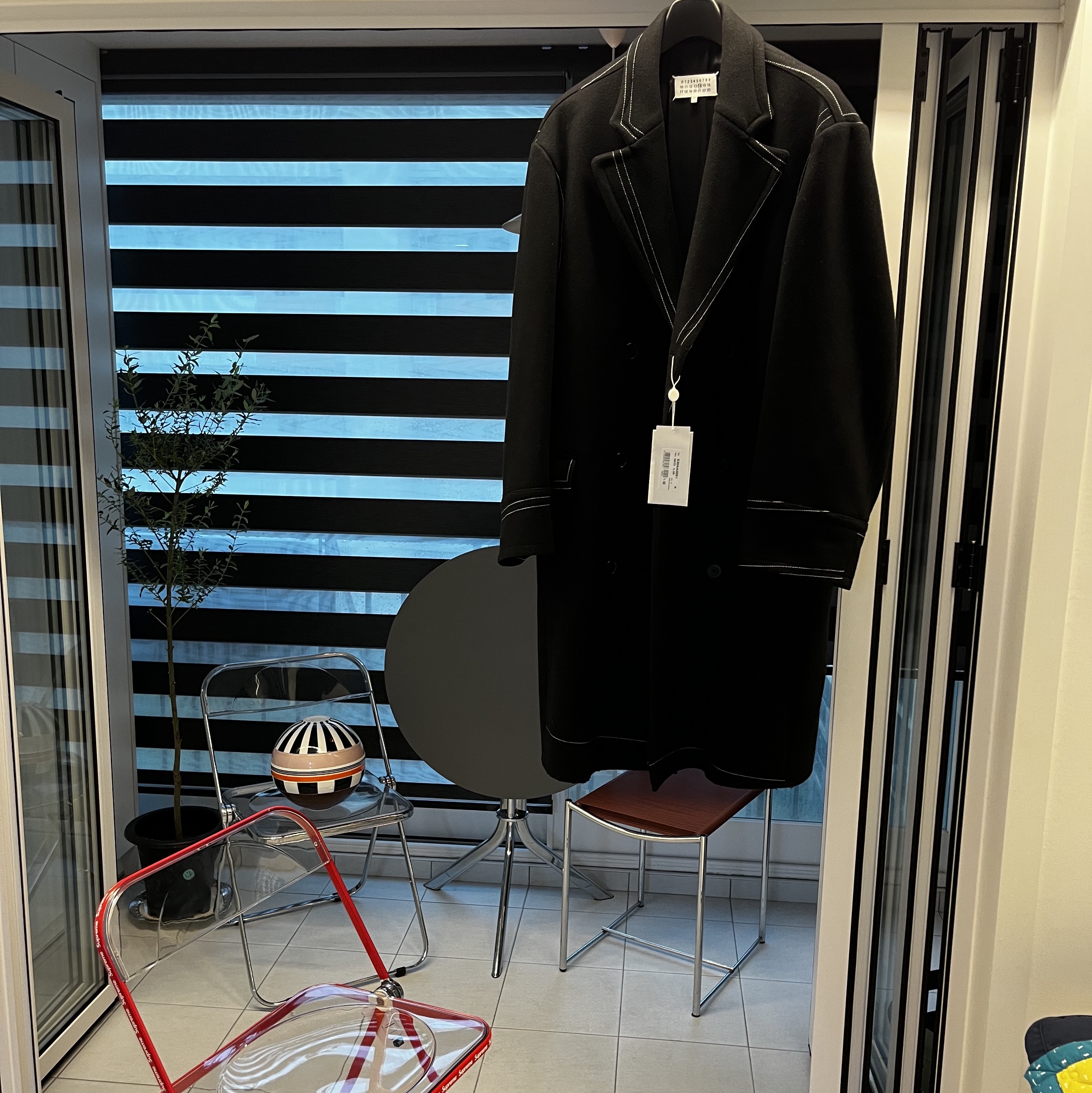 Supreme Anonima Castelli Plia Chair Red - 22SS, Vans Vault x CDG Old Skool LX White 착용 스타일 - 4