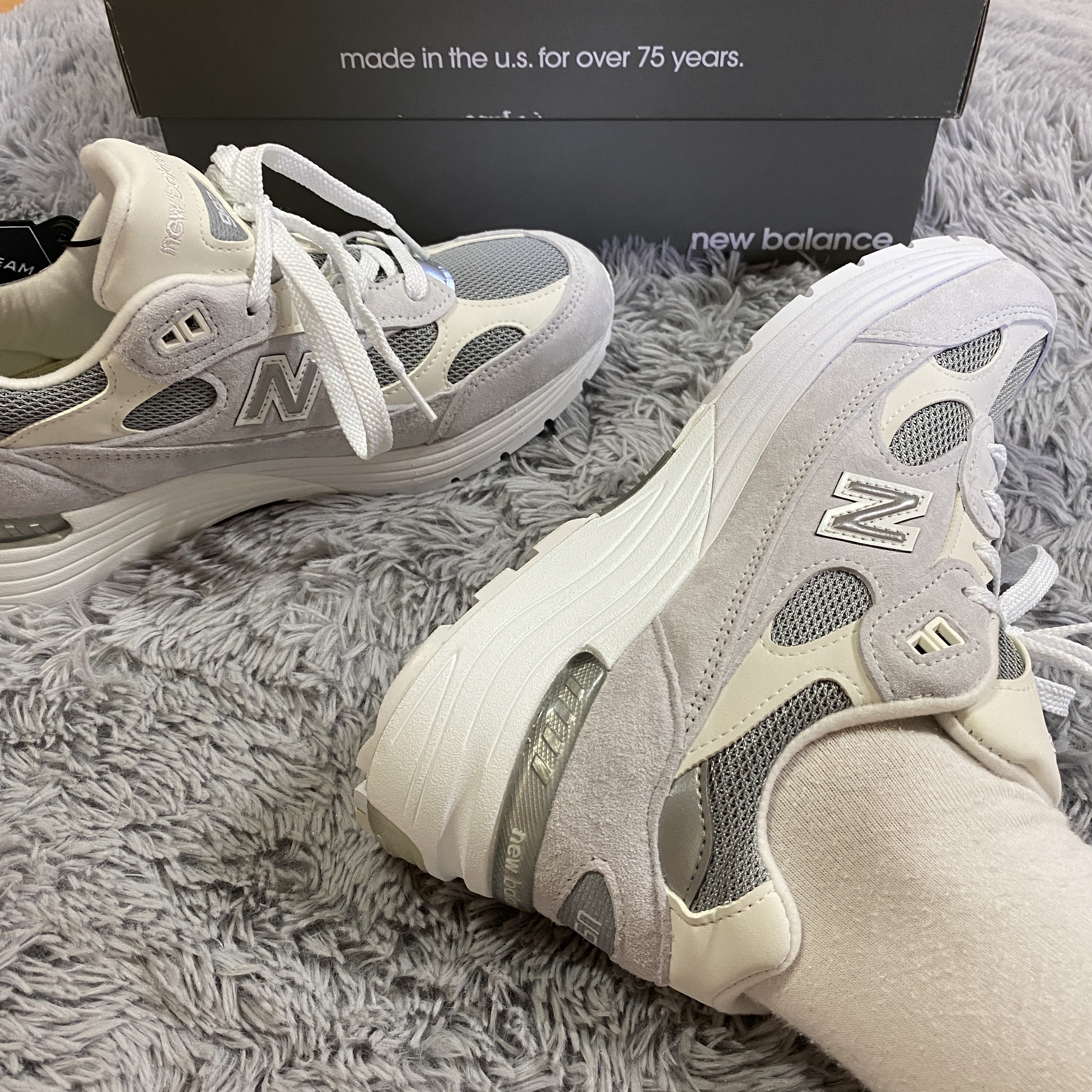 New Balance 992 Made in USA White Silver 착용 스타일