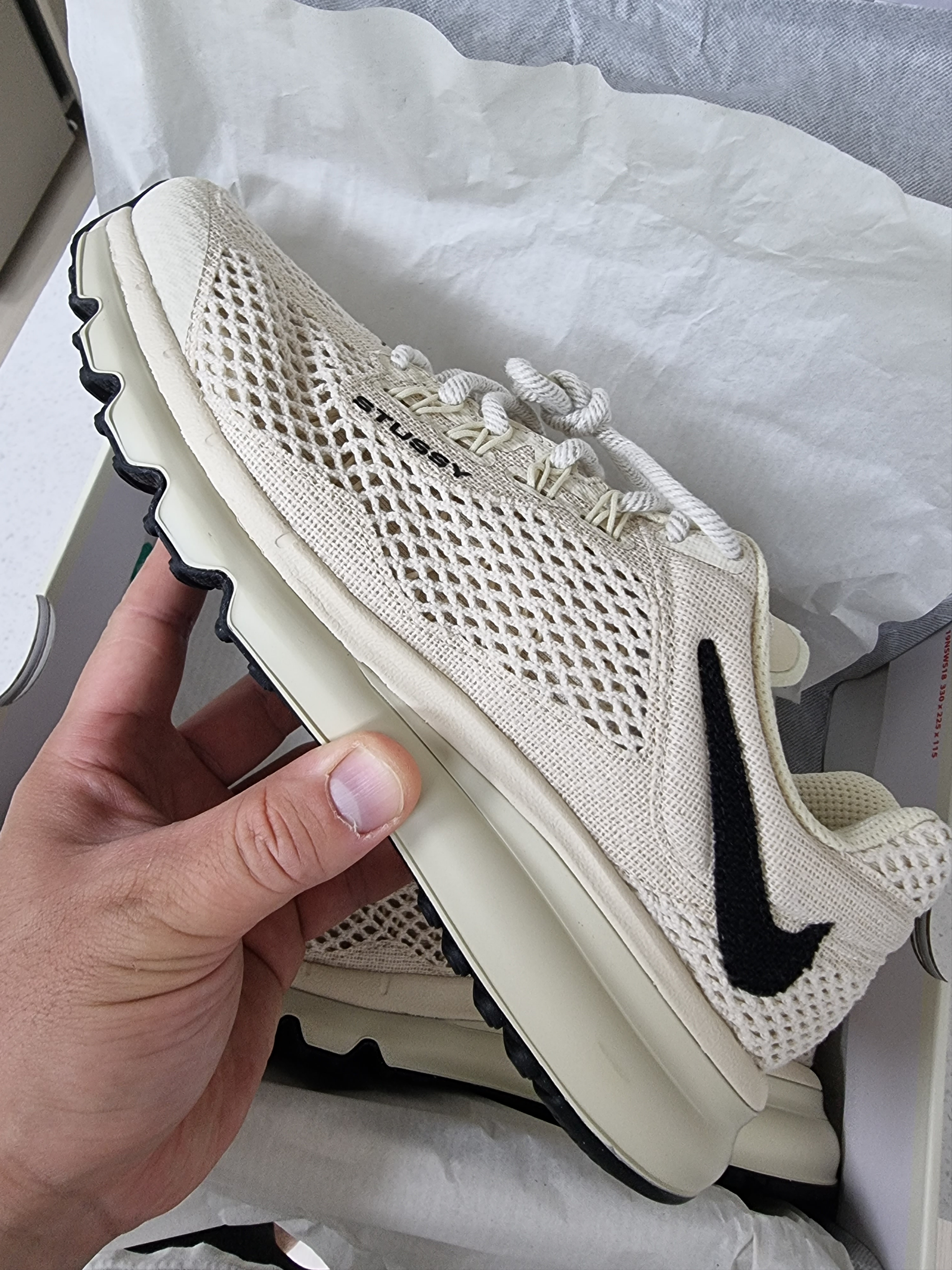 Nike x Stussy Air Max 2013 Fossil 착용 스타일