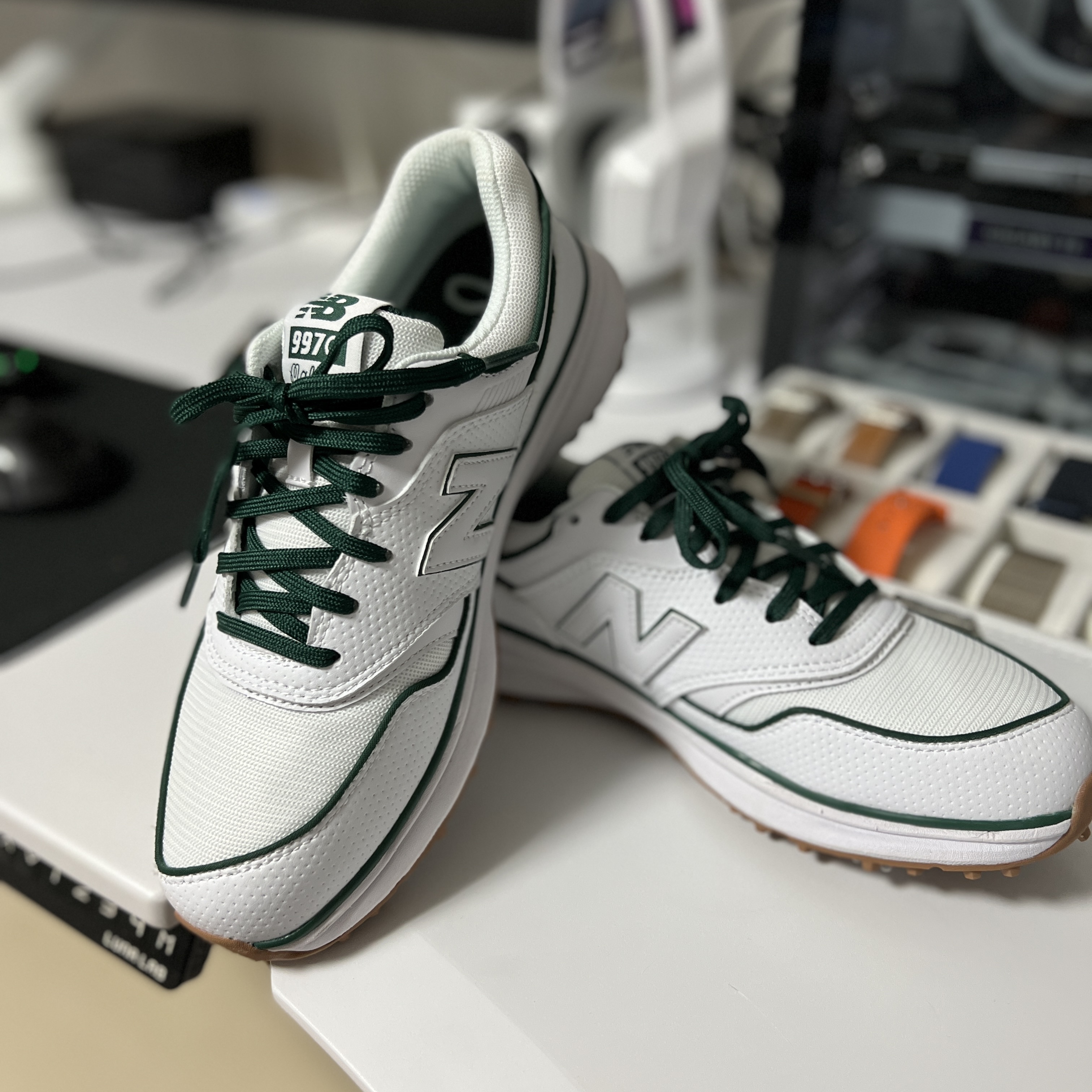 New Balance x Malbon 997 Golf White Green 착용 스타일 - 4