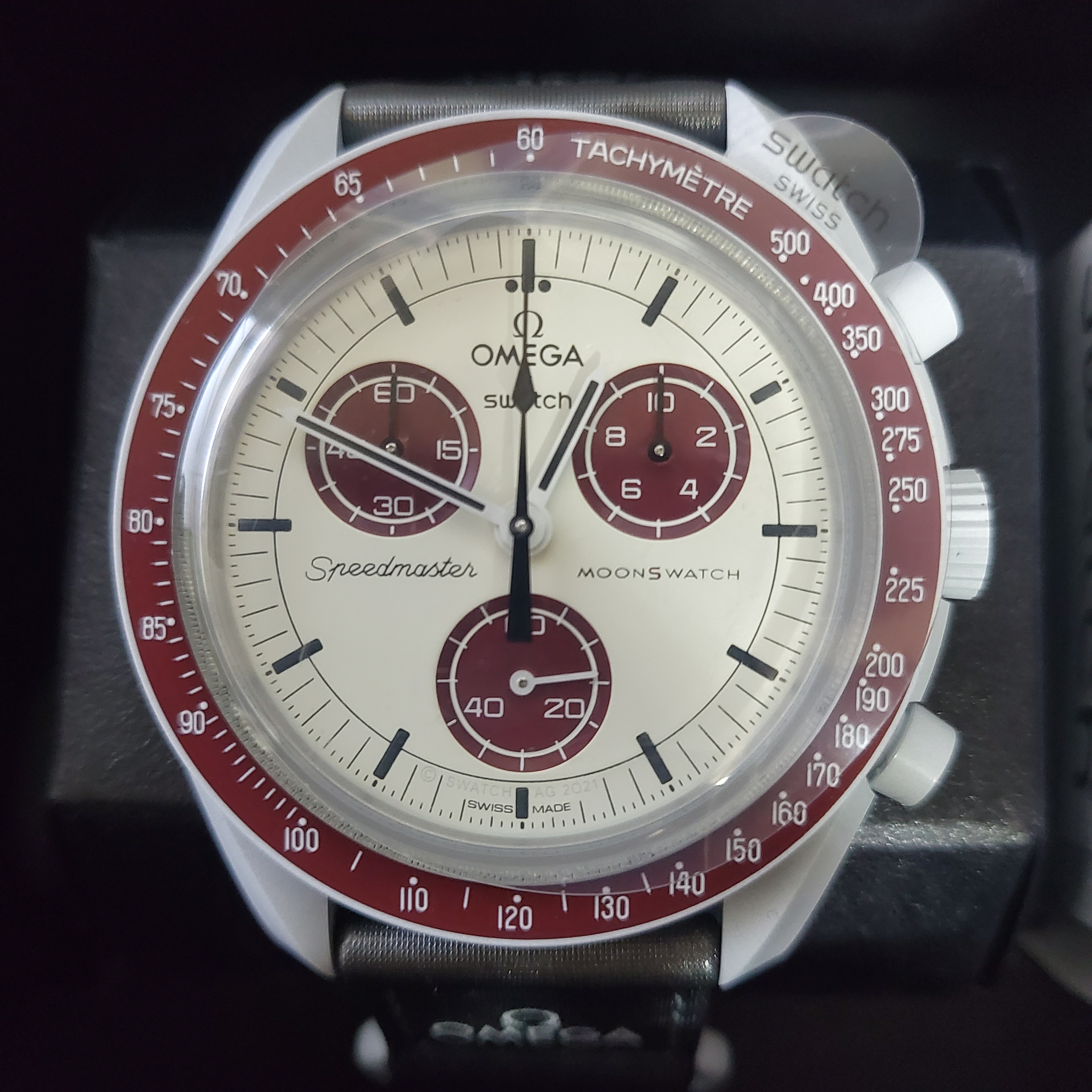Swatch x Omega Bioceramic MoonSwatch Mission To Pluto 착용 스타일 - 1