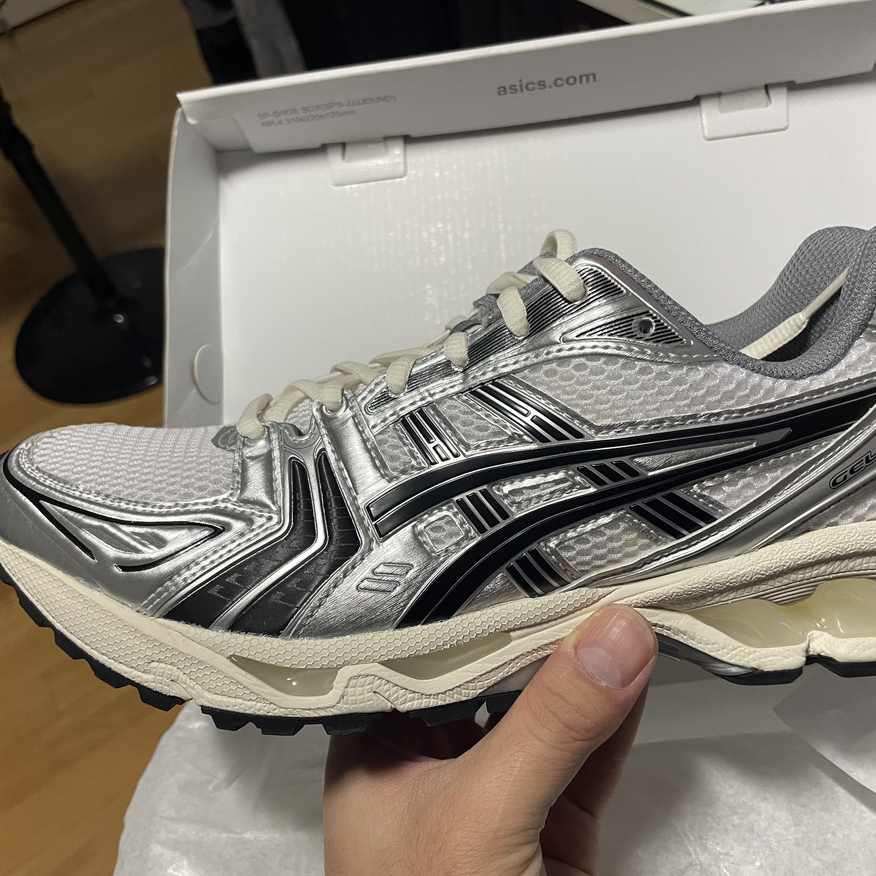 Asics x JJJJound Gel-Kayano 14 Silver Black 착용 스타일