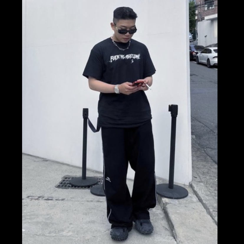 Balenciaga Defender Sneakers Black 착용 스타일 - 1
