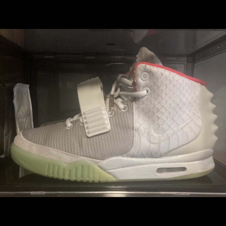 Nike Air Yeezy 2 Pure Platinum 착용 스타일