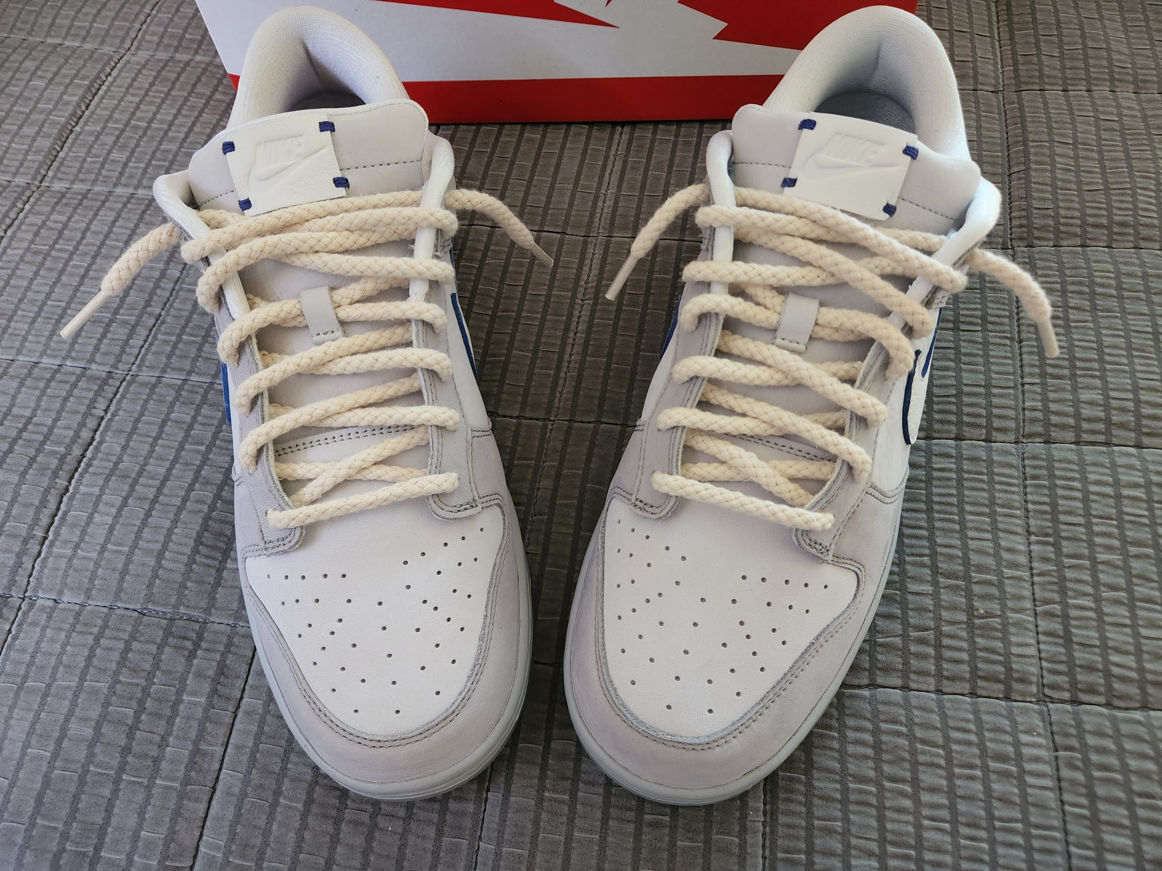 Nike Dunk Low Wolf Grey and Pure Platinum 착용 스타일 - 2