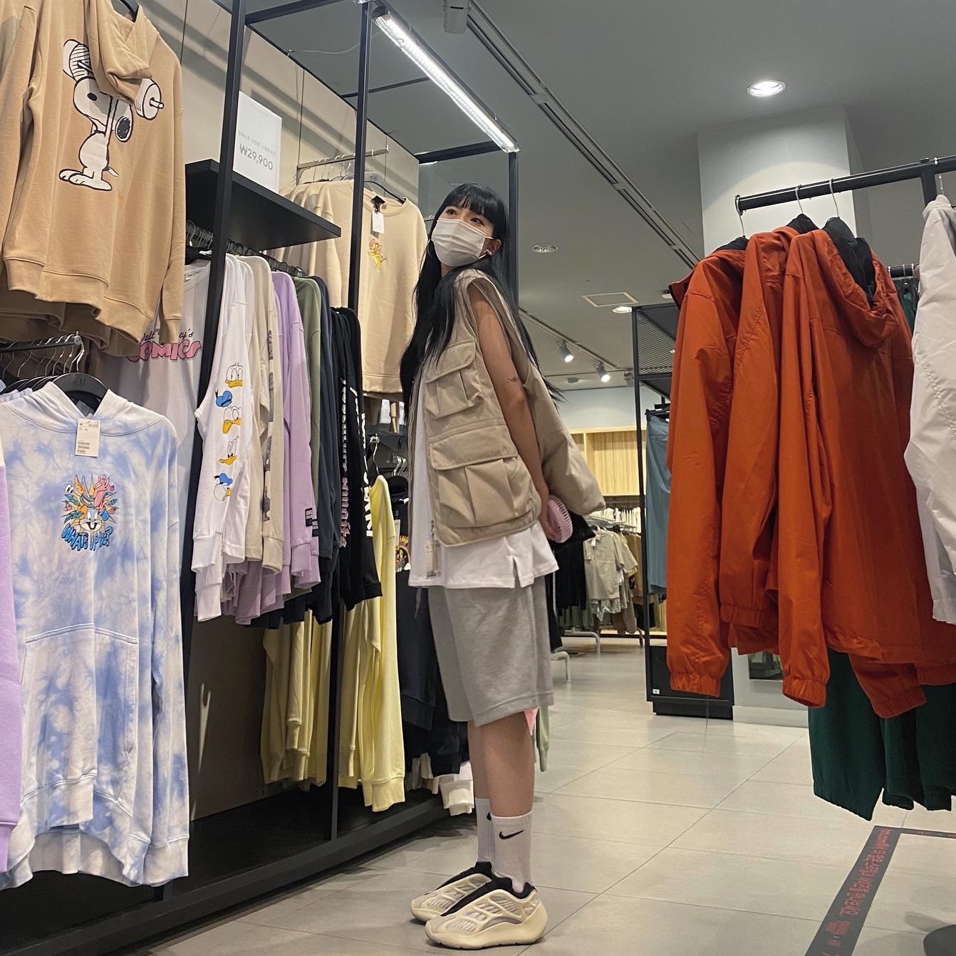 Adidas Yeezy 700 V3 Azael 2022/2023 착용 스타일 - 2
