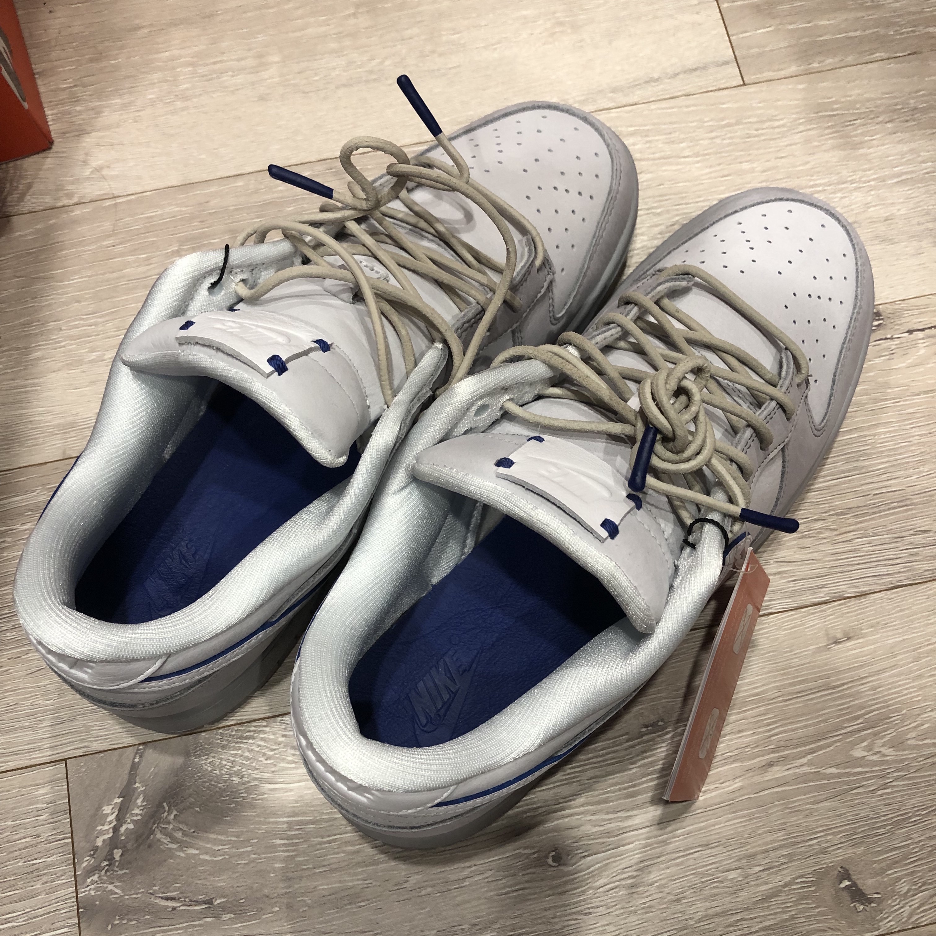 Nike Dunk Low Wolf Grey and Pure Platinum 착용 스타일