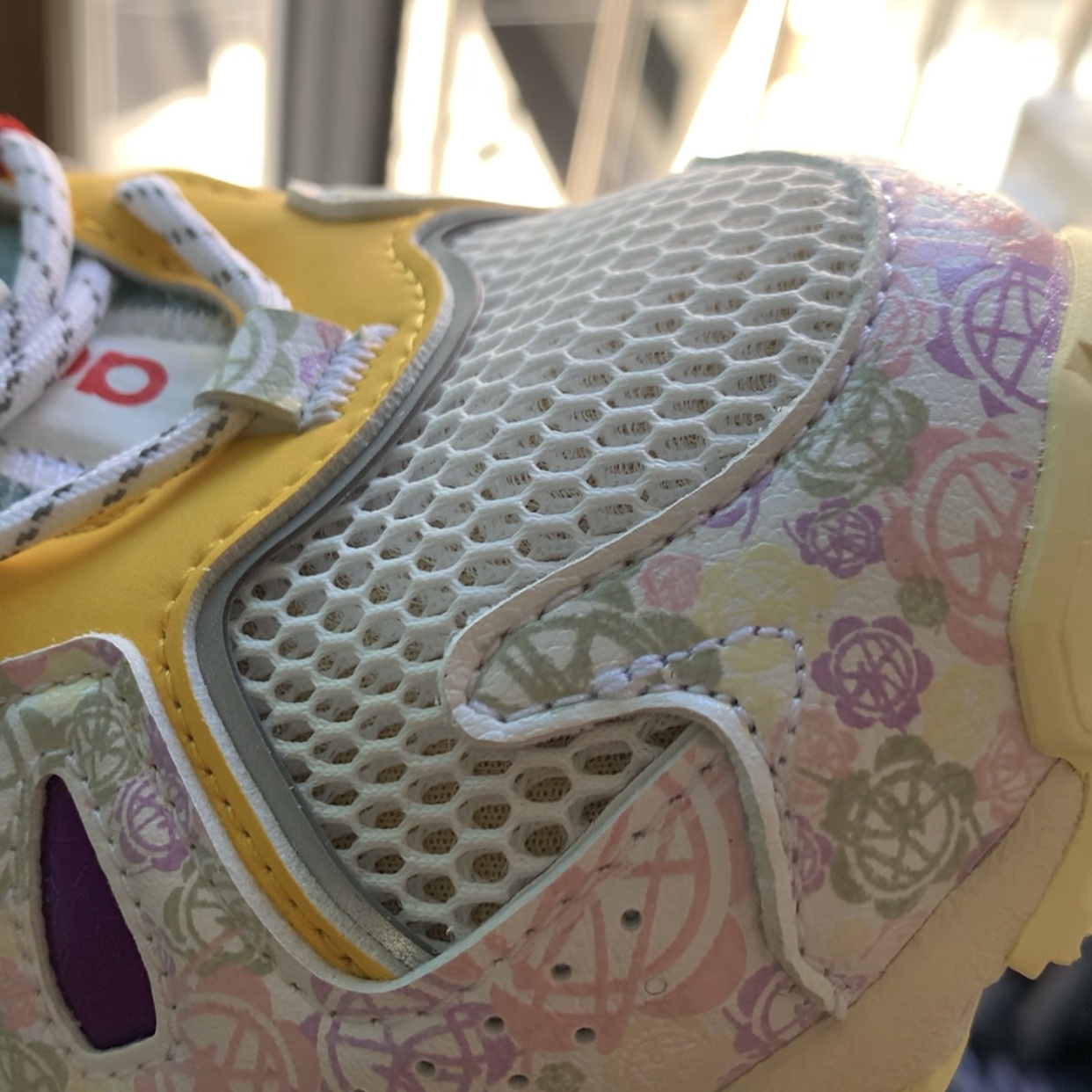Adidas x Sean Wotherspoon x Hot Wheels Superturf Adventure White Bold Gold 착용 스타일 - 4