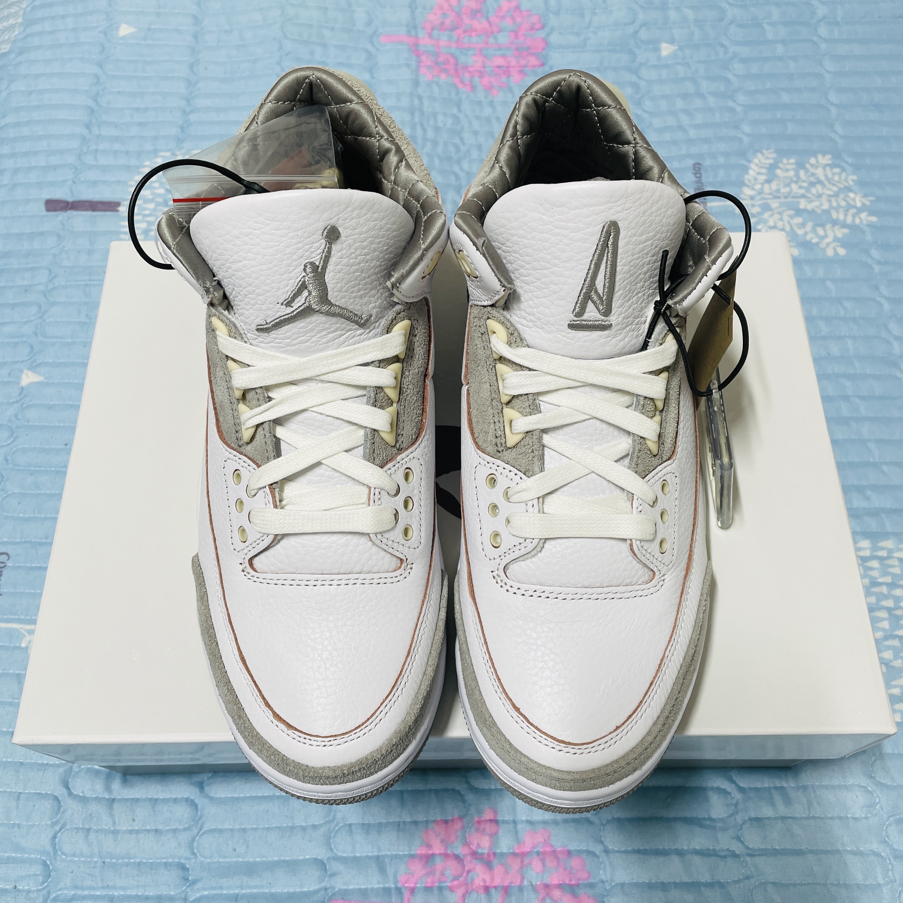 (W) Jordan 3 x A Ma Maniere Retro SP, Jordan 4 x Union Retro SP Desert Moss 착용 스타일 - 1