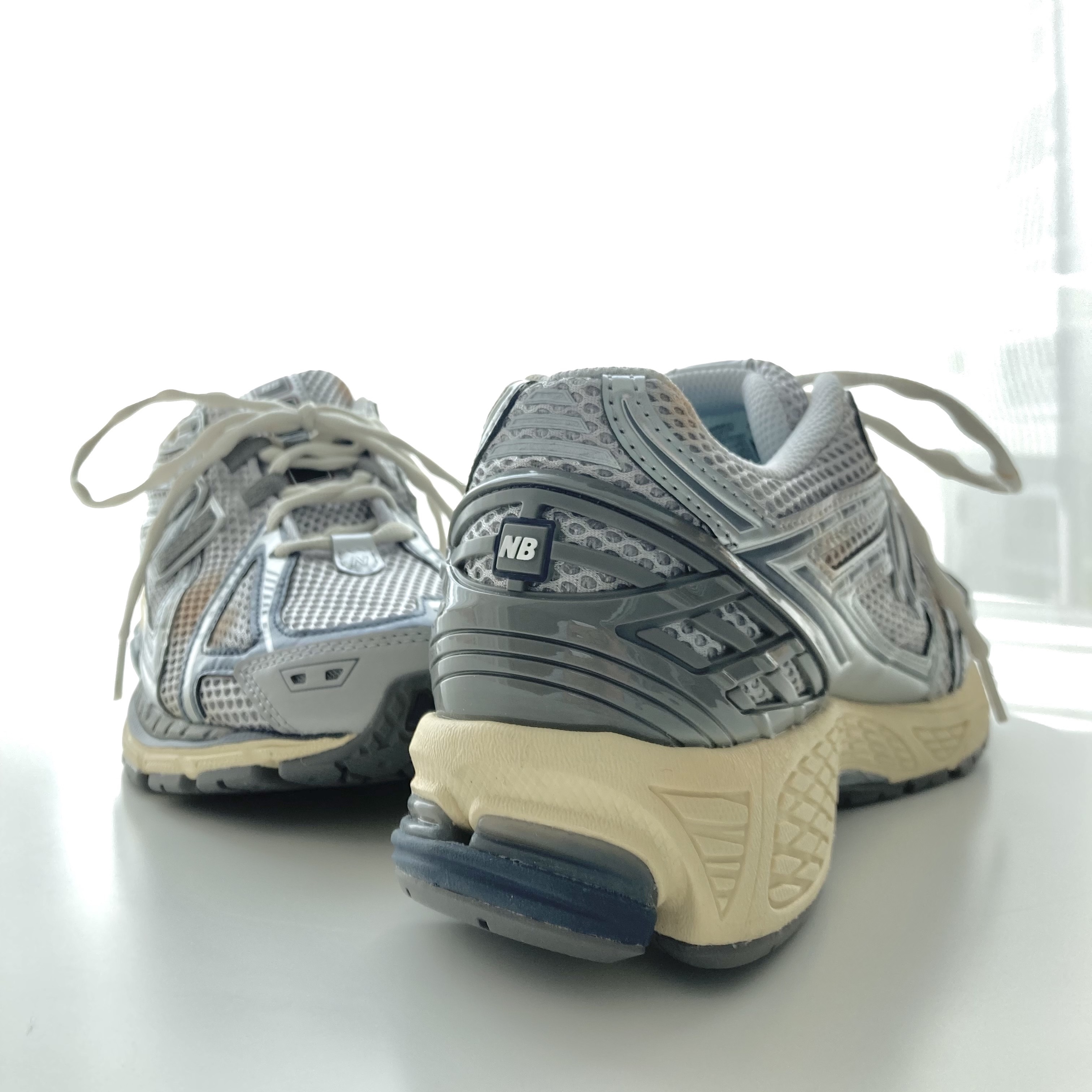 New Balance x Thisisneverthat 1906R 2022 Downtown Run 착용 스타일 - 2
