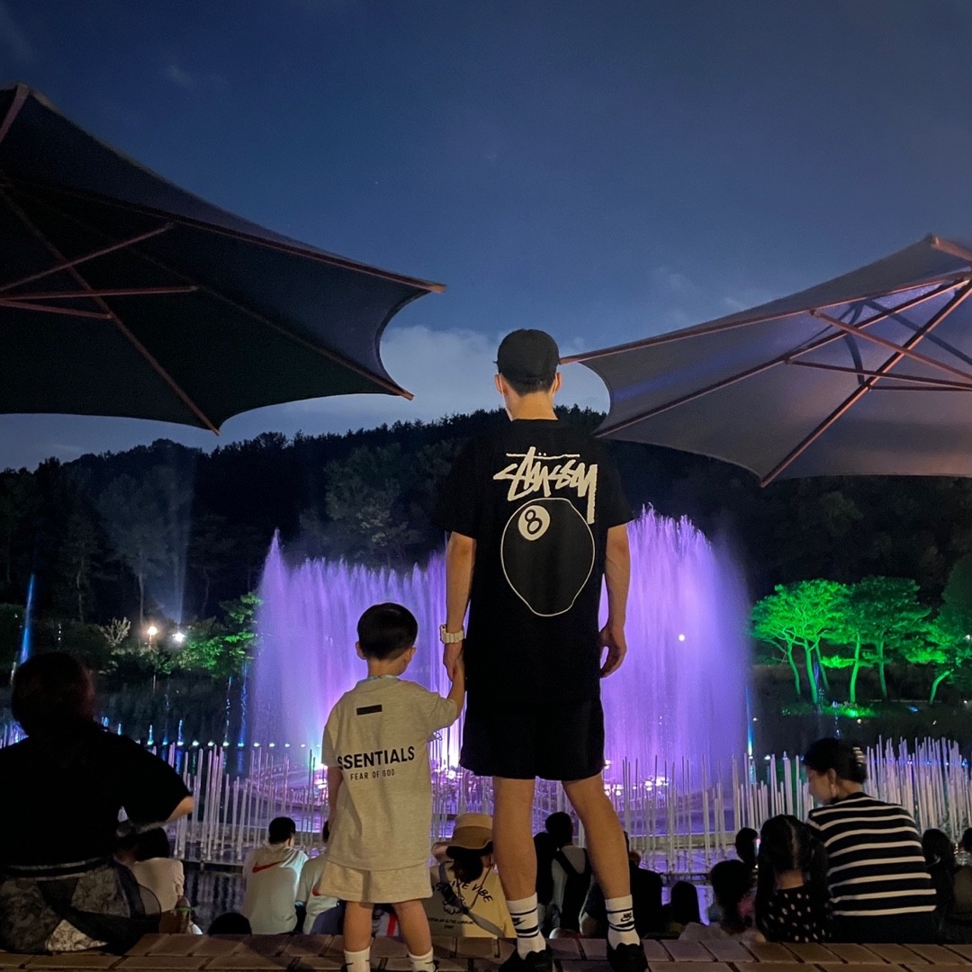 (Kids) Essentials The Core Collection Sweatshorts Light Oatmeal, (Kids) Essentials The Core Collection T-Shirt Light Oatmeal 착용 스타일 - 3