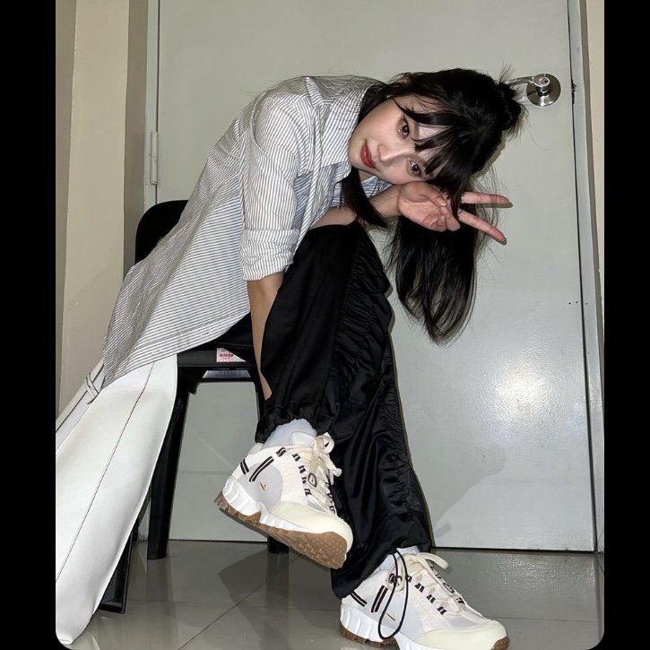 Nike x Jacquemus Air Humara LX Light Bone and Gold 착용 스타일 - 2