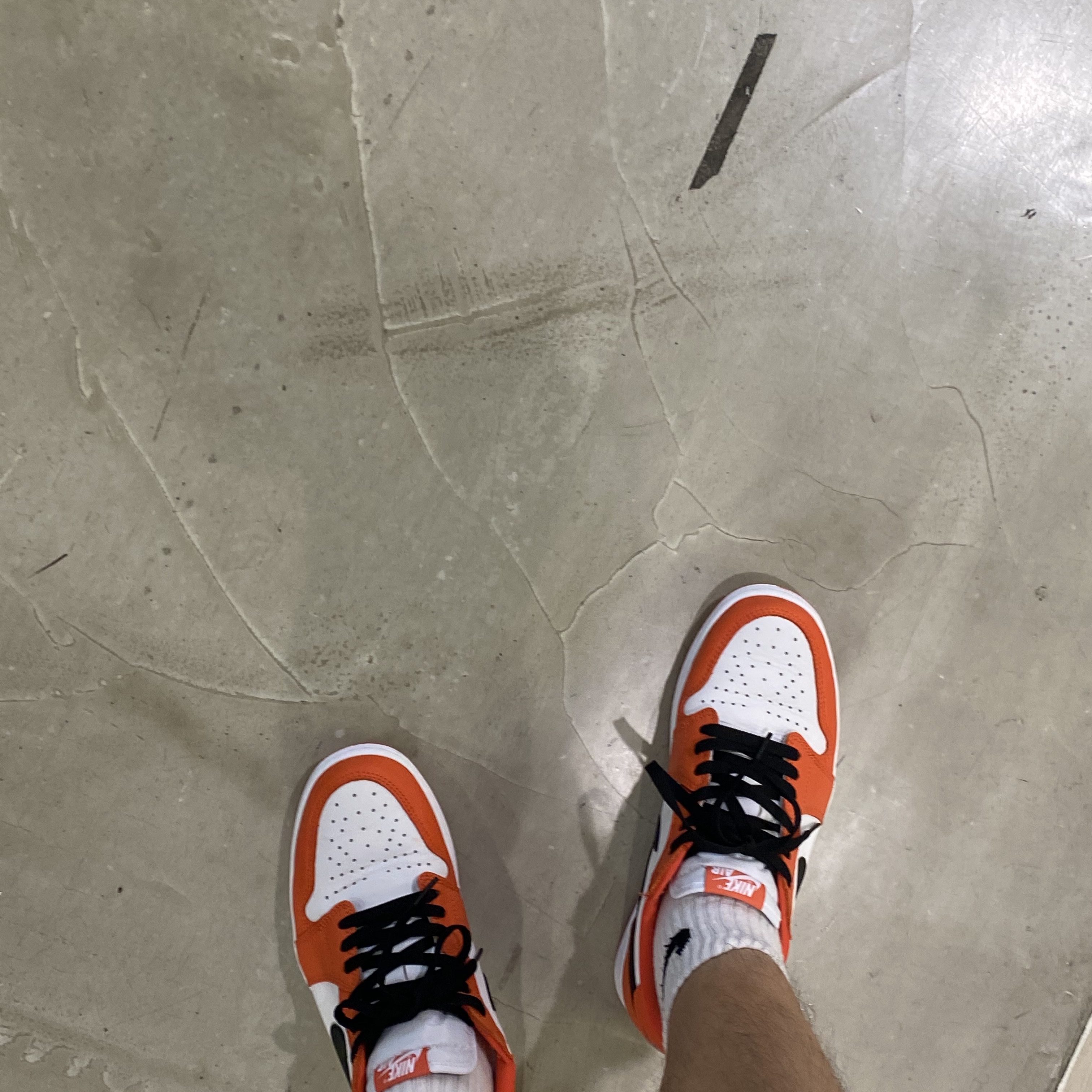 Jordan 1 Low OG Starfish 착용 스타일 - 3