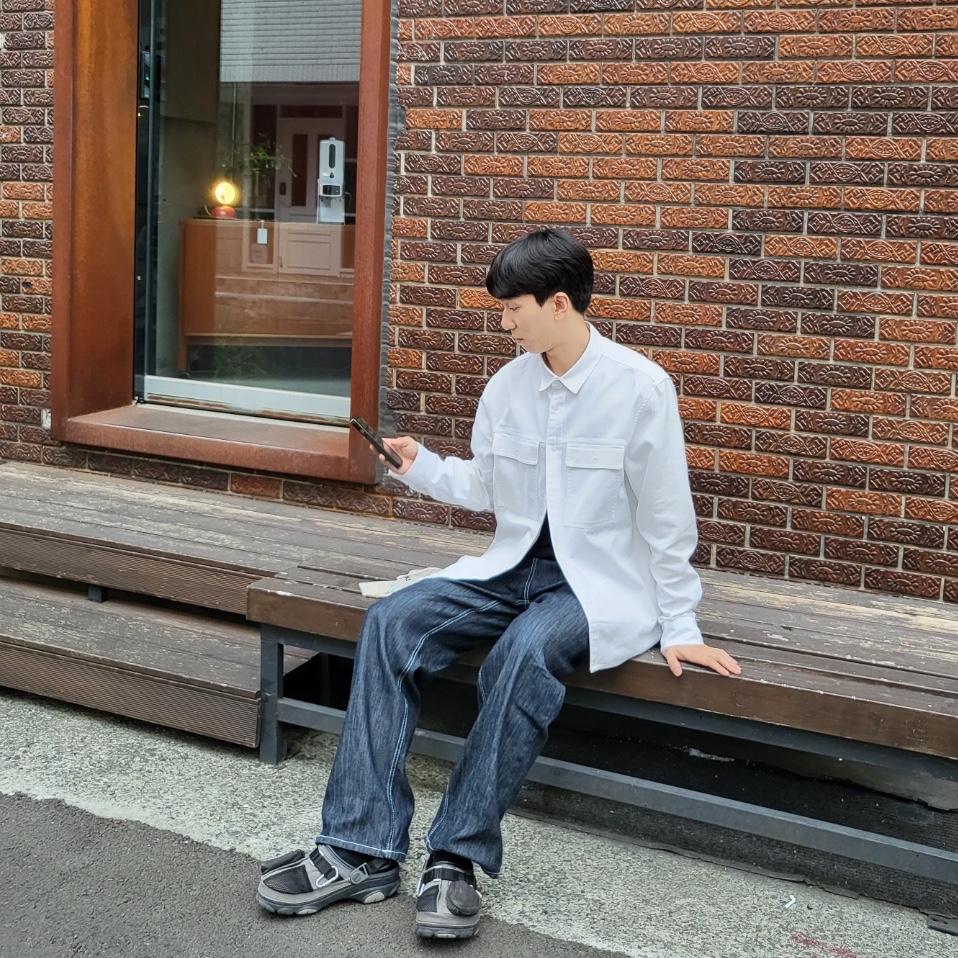 Crocs x Beams Classic All Terrain Mountain Parka Clog Grey 착용 스타일