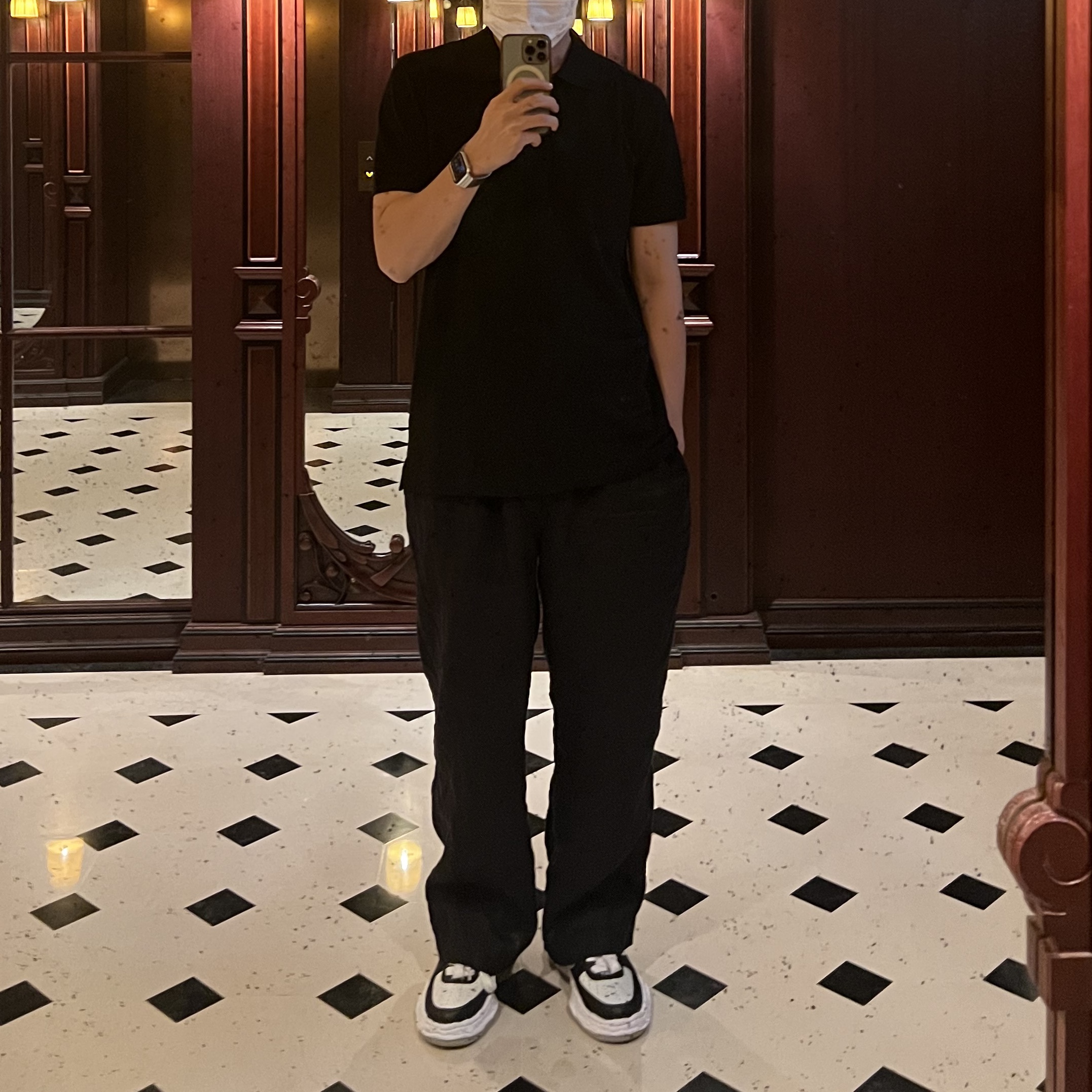 Maison Mihara Yasuhiro Wayne OG Sole Leather Low-top Sneakers Black White 착용 스타일