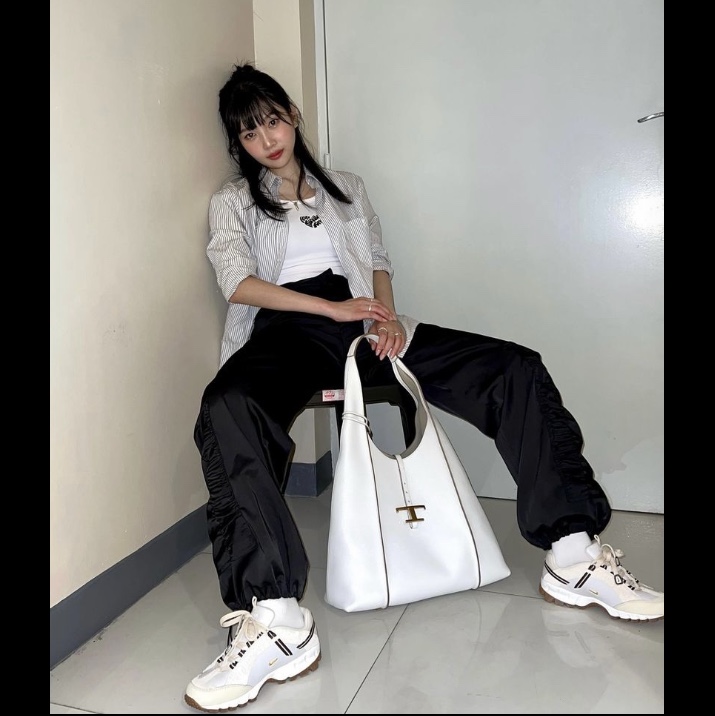 Nike x Jacquemus Air Humara LX Light Bone and Gold 착용 스타일 - 4