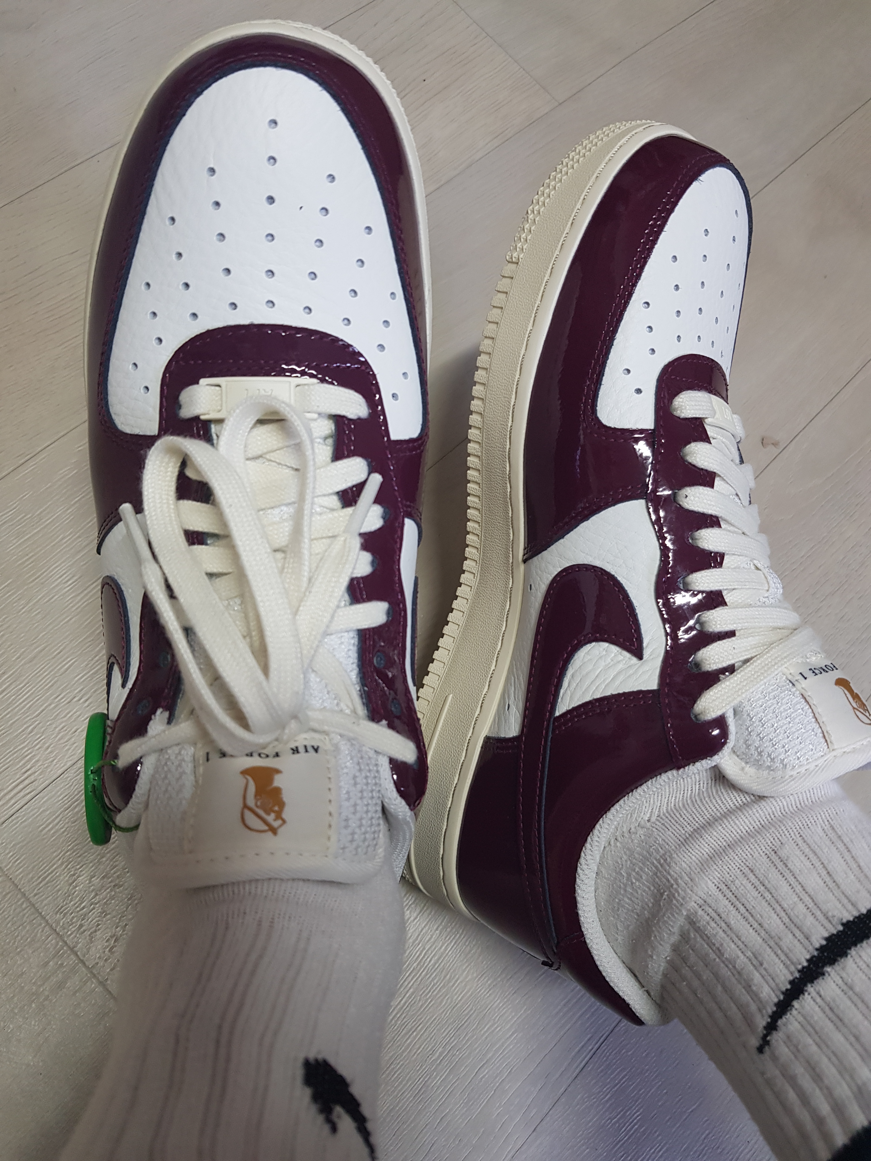 (W) Nike Air Force 1 Low Dark Beetroot 착용 스타일