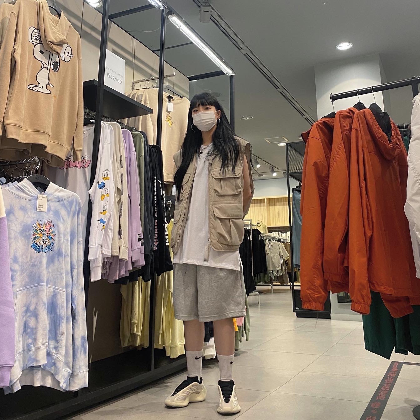 Adidas Yeezy 700 V3 Azael 2022/2023 착용 스타일 - 1