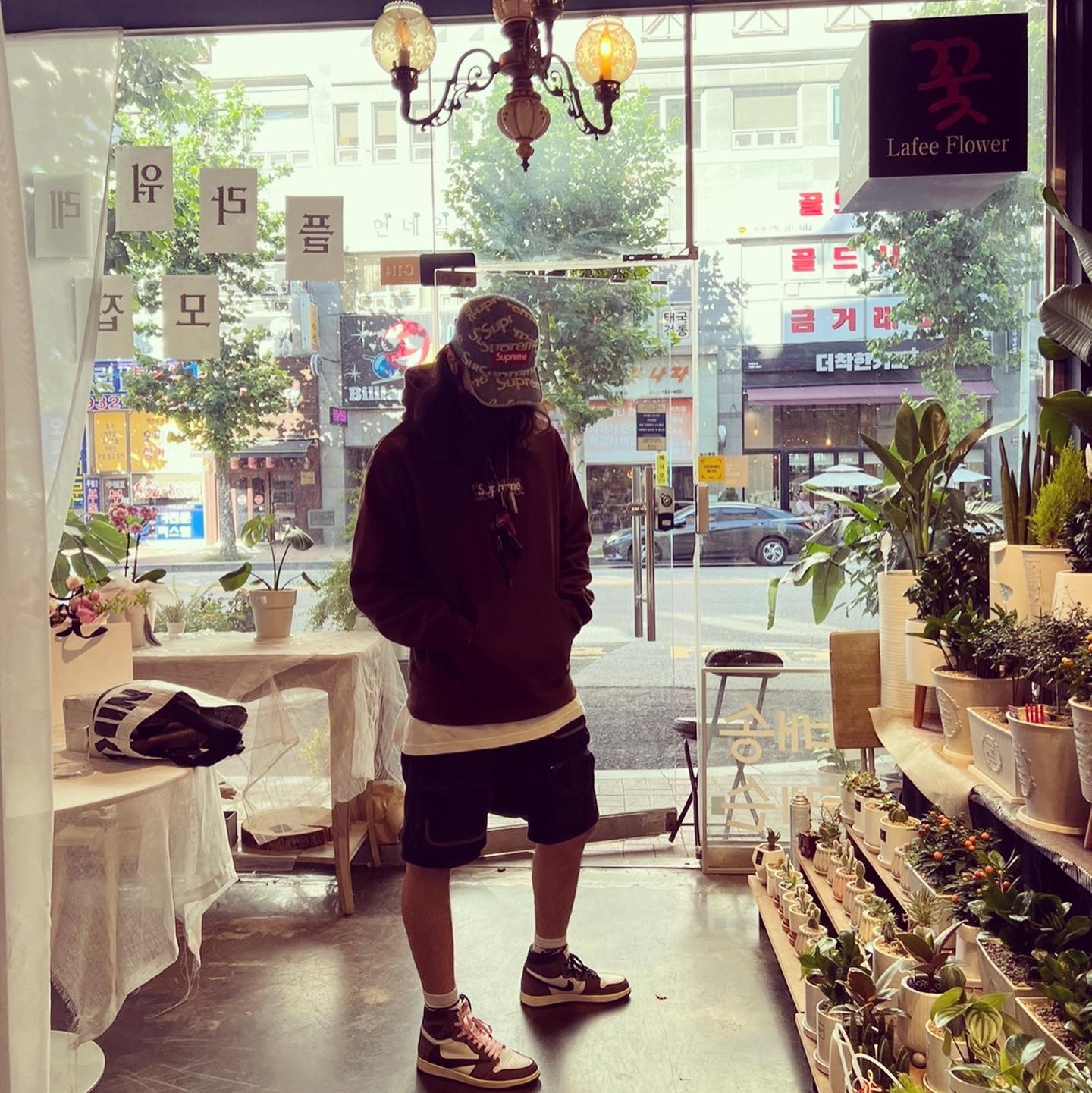 Supreme Frayed Logos Denim Camp Cap Blue - 21SS, Supreme Bandana Box Logo Hooded Sweatshirt Brown - 19FW 착용 스타일 - 1