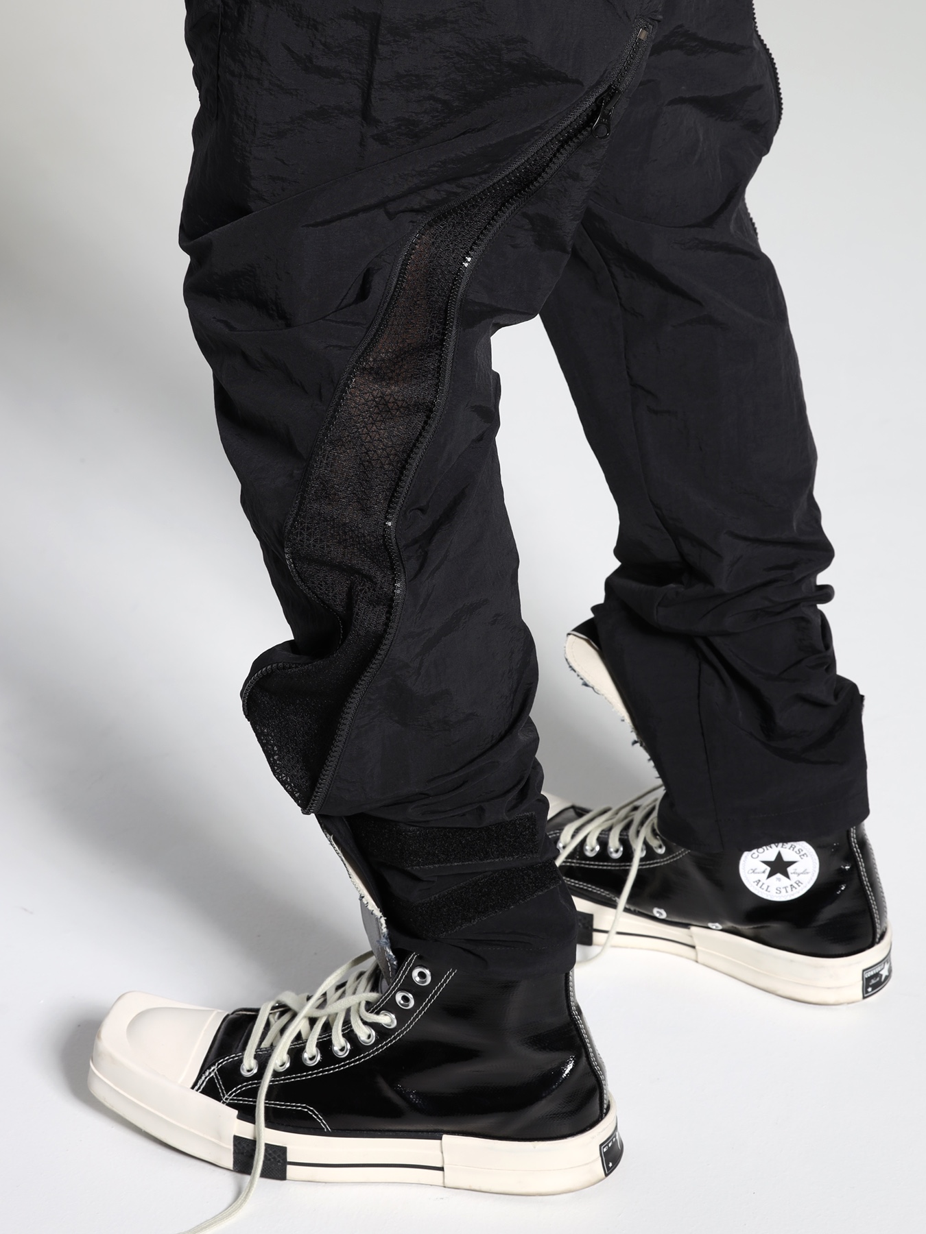 Converse x Drkshdw Turbodrk Chuck 70 Hi Black Lacquered Denim 착용 스타일 - 1