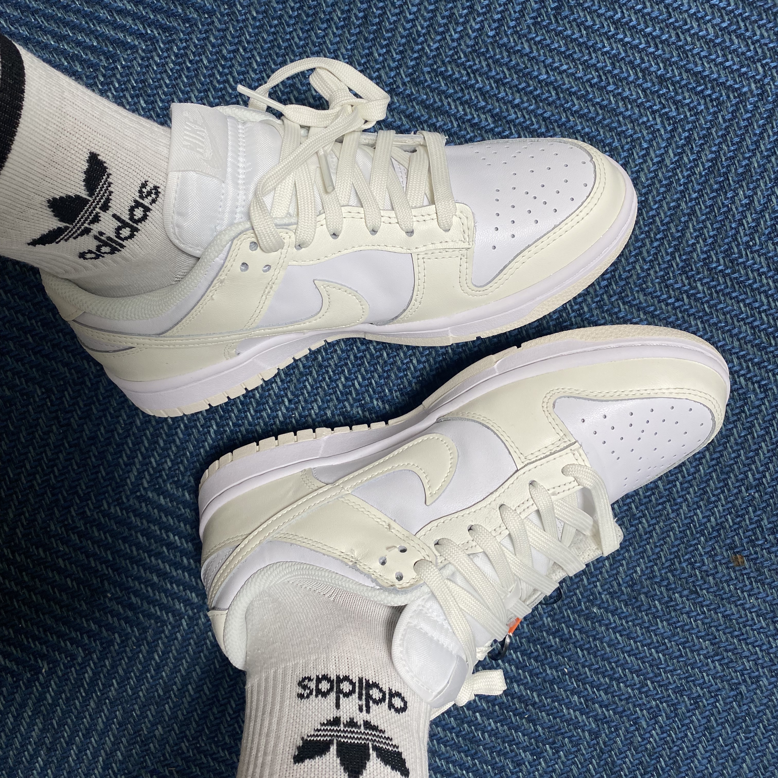 (W) Nike Dunk Low White and Sail 착용 스타일