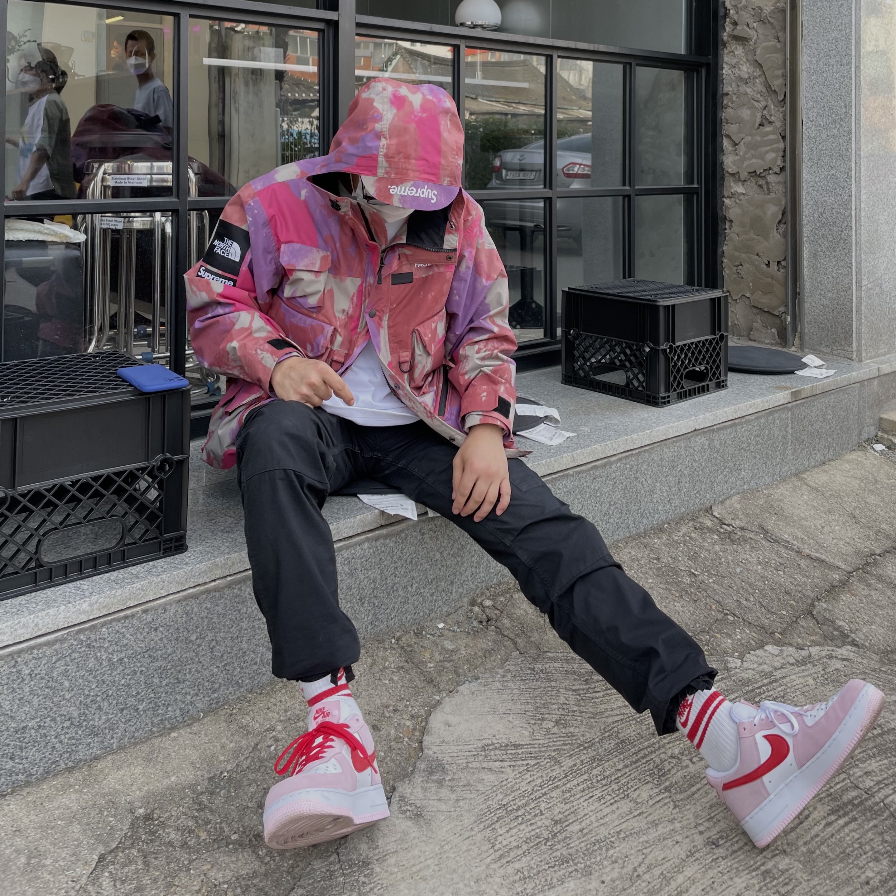 Supreme x The North Face Cargo Jacket Multi-Color - 20SS, Nike Air Force 1 '07 QS Valentine's Day 착용 스타일